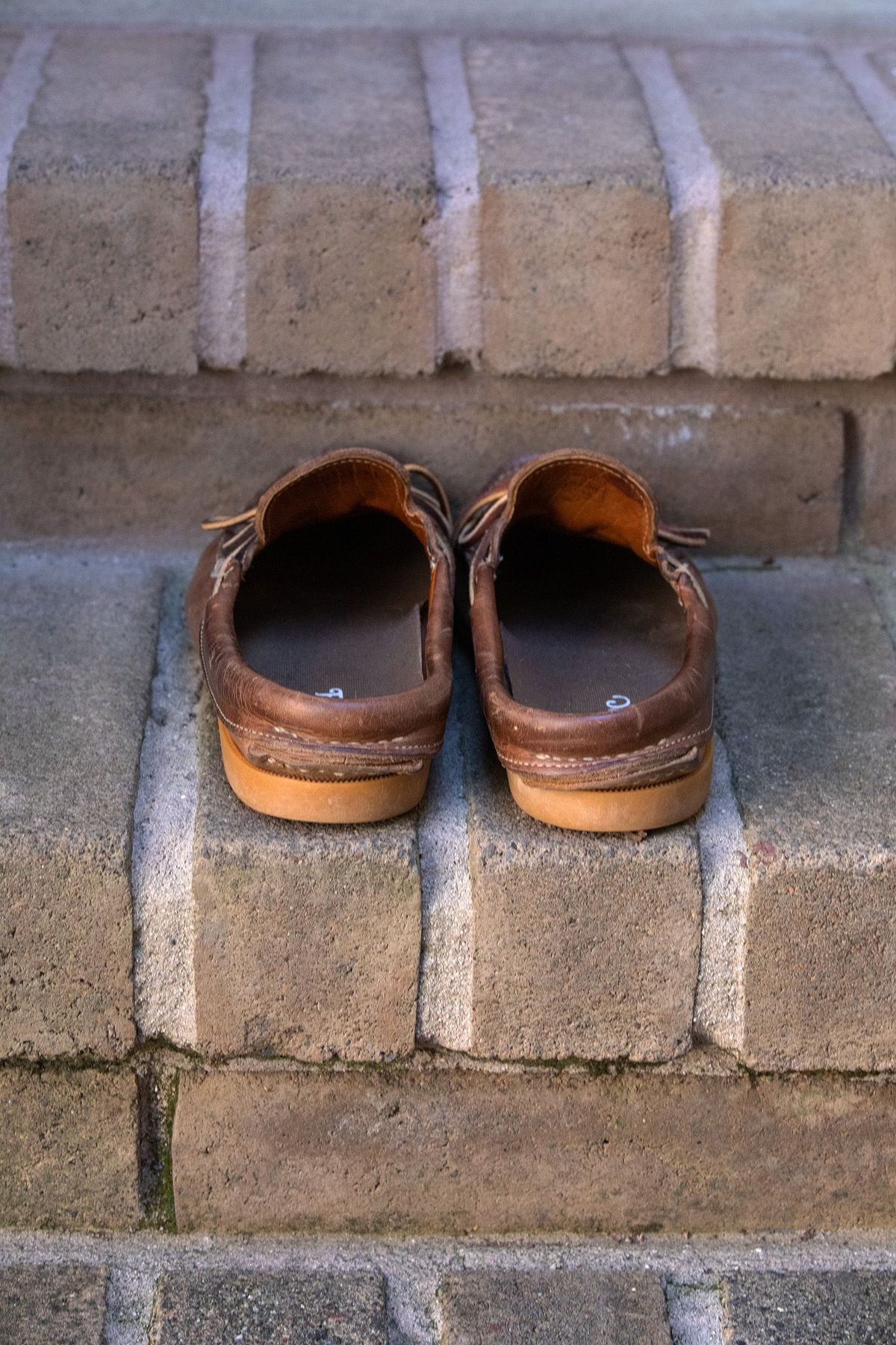 Photo by patinathunderdome on December 1, 2021 of the Easymoc Easymoc in Horween Natural Chromexcel.