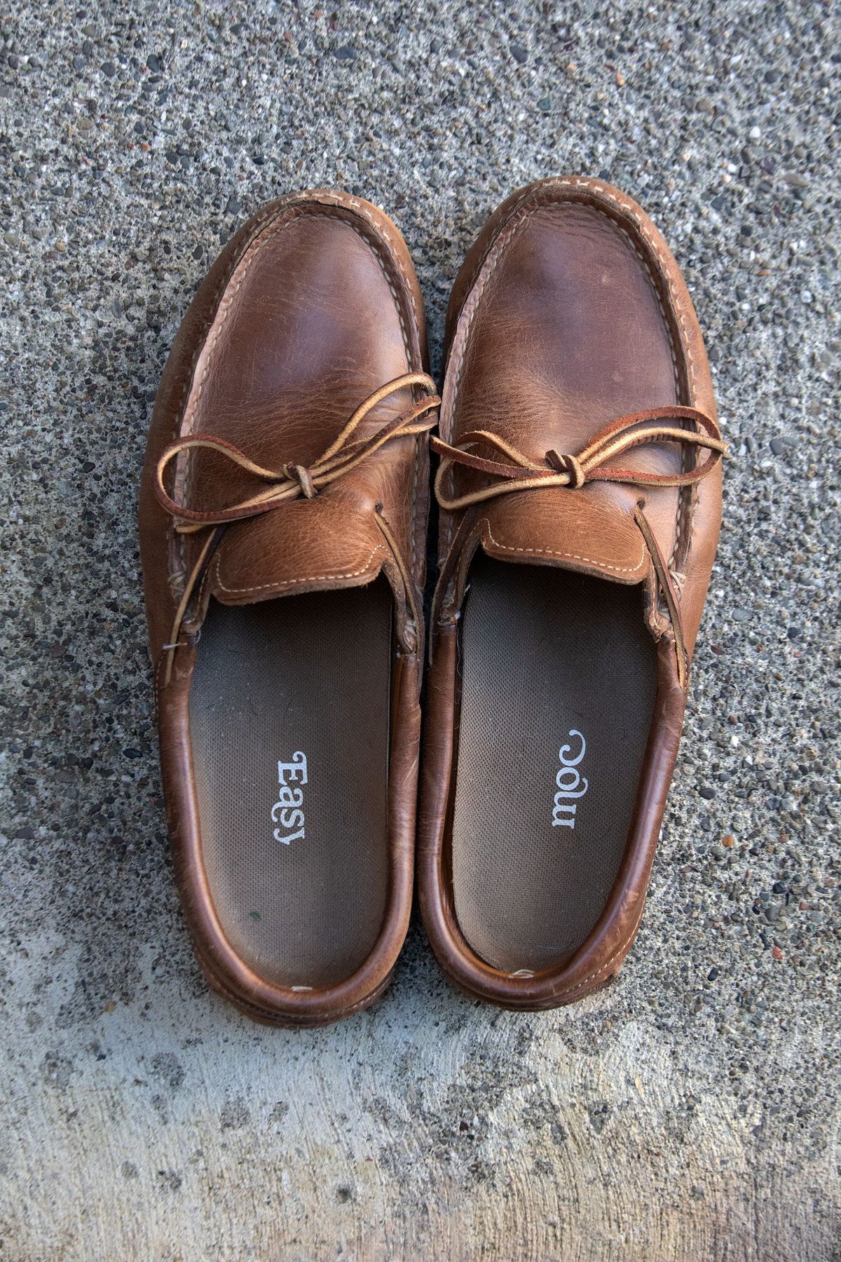 Photo by patinathunderdome on December 1, 2021 of the Easymoc Easymoc in Horween Natural Chromexcel.