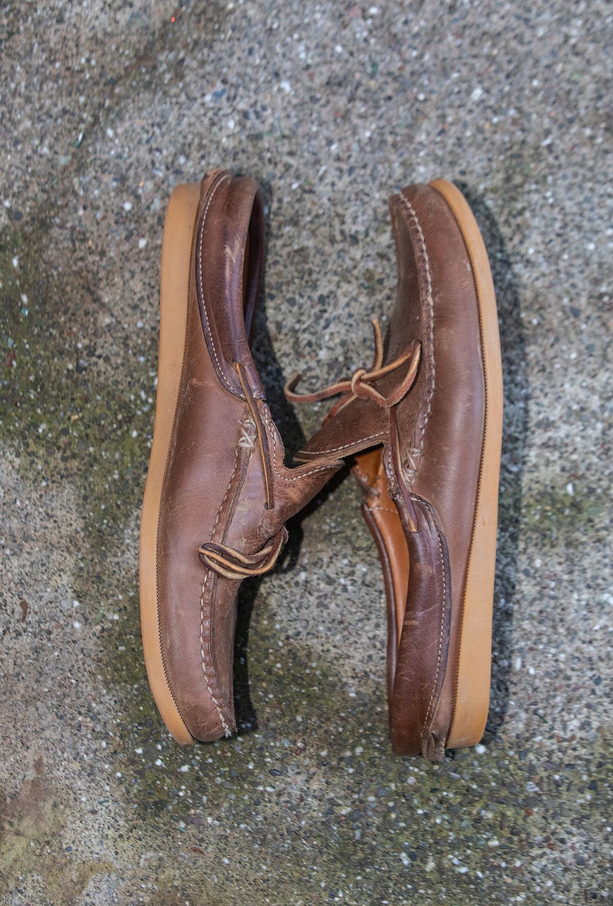 Photo by patinathunderdome on January 1, 2022 of the Easymoc Easymoc in Horween Natural Chromexcel.
