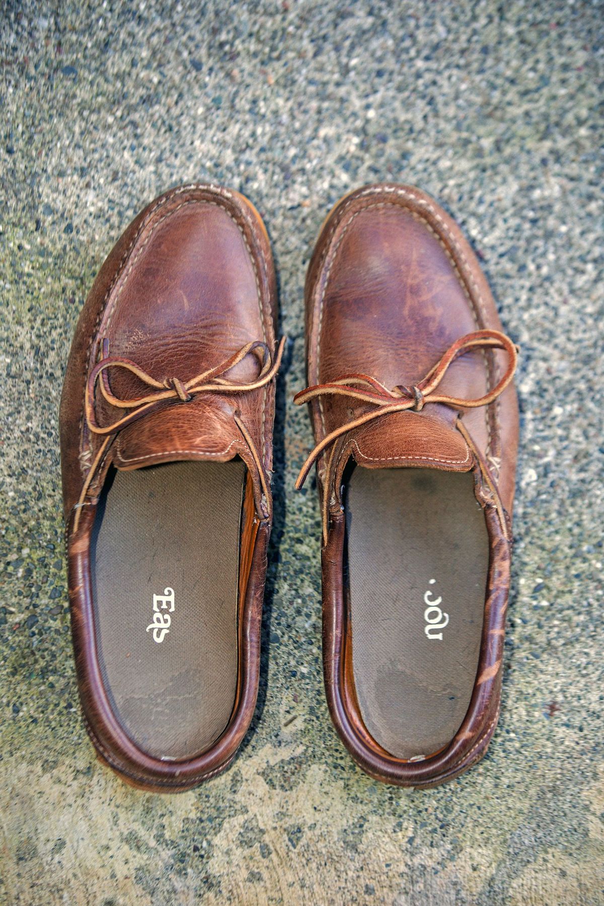 Photo by patinathunderdome on February 1, 2022 of the Easymoc Easymoc in Horween Natural Chromexcel.