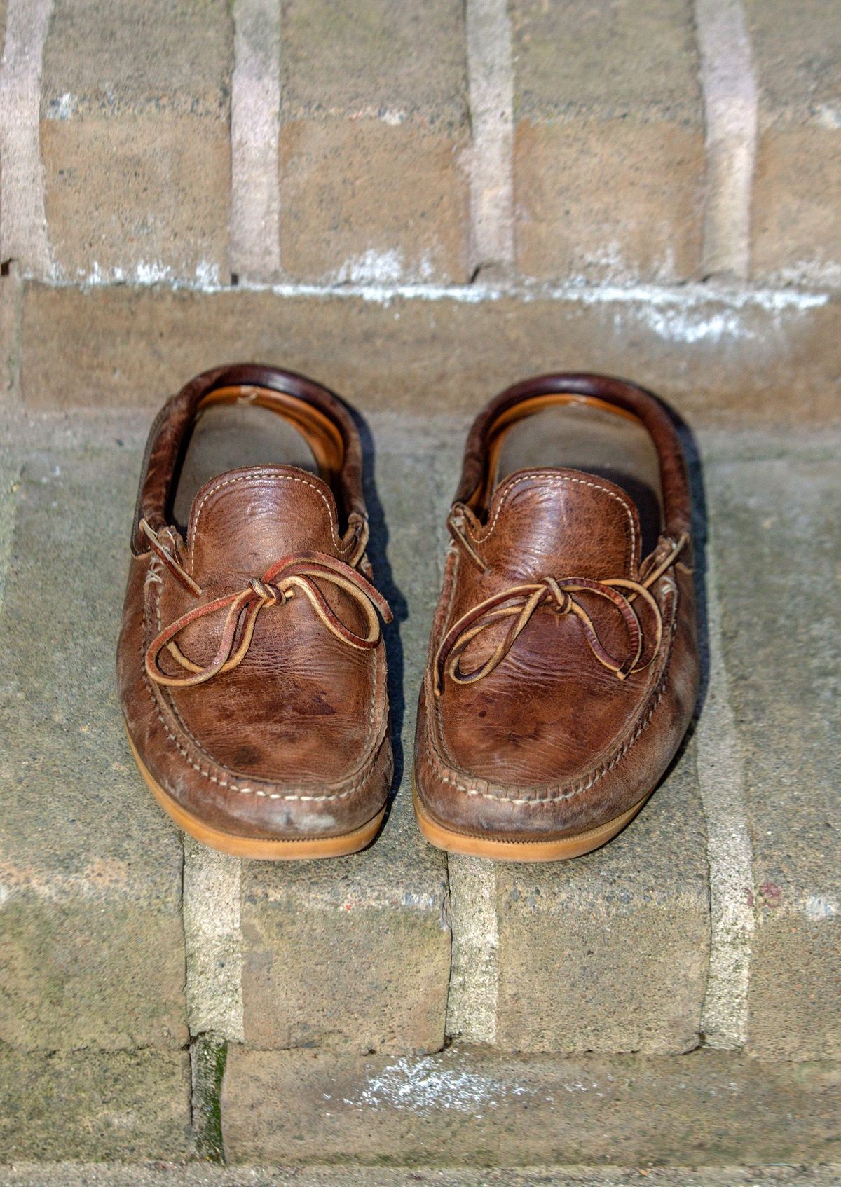 Photo by patinathunderdome on March 1, 2022 of the Easymoc Easymoc in Horween Natural Chromexcel.