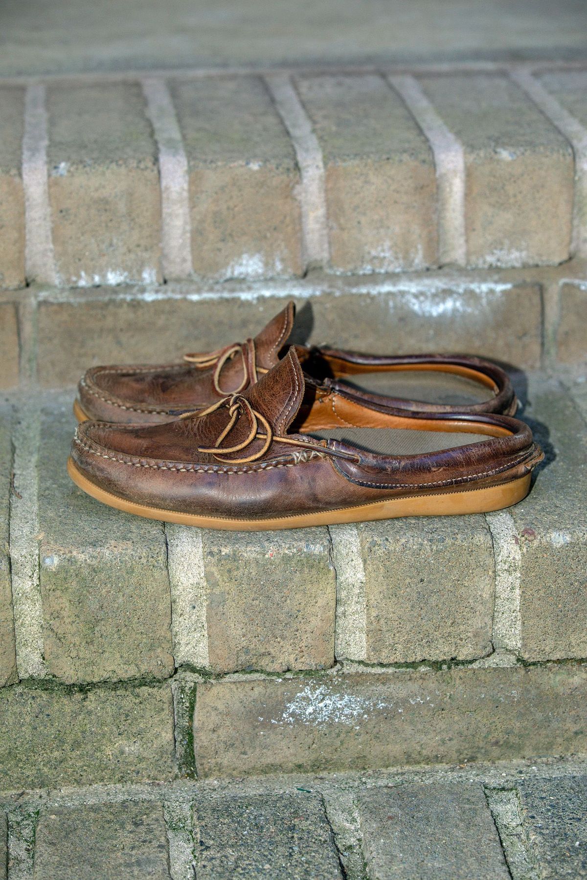 Photo by patinathunderdome on March 1, 2022 of the Easymoc Easymoc in Horween Natural Chromexcel.