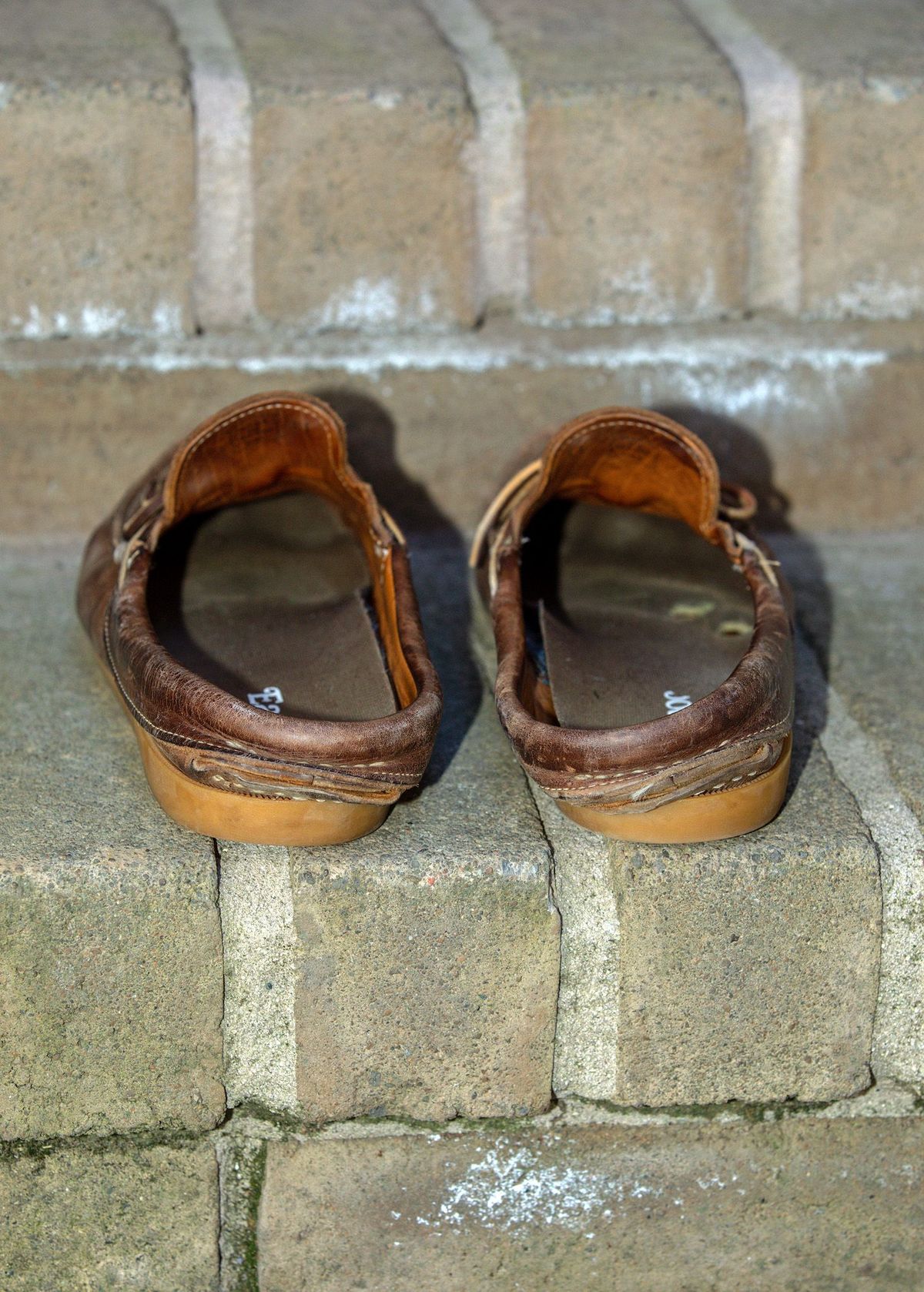 Photo by patinathunderdome on March 1, 2022 of the Easymoc Easymoc in Horween Natural Chromexcel.