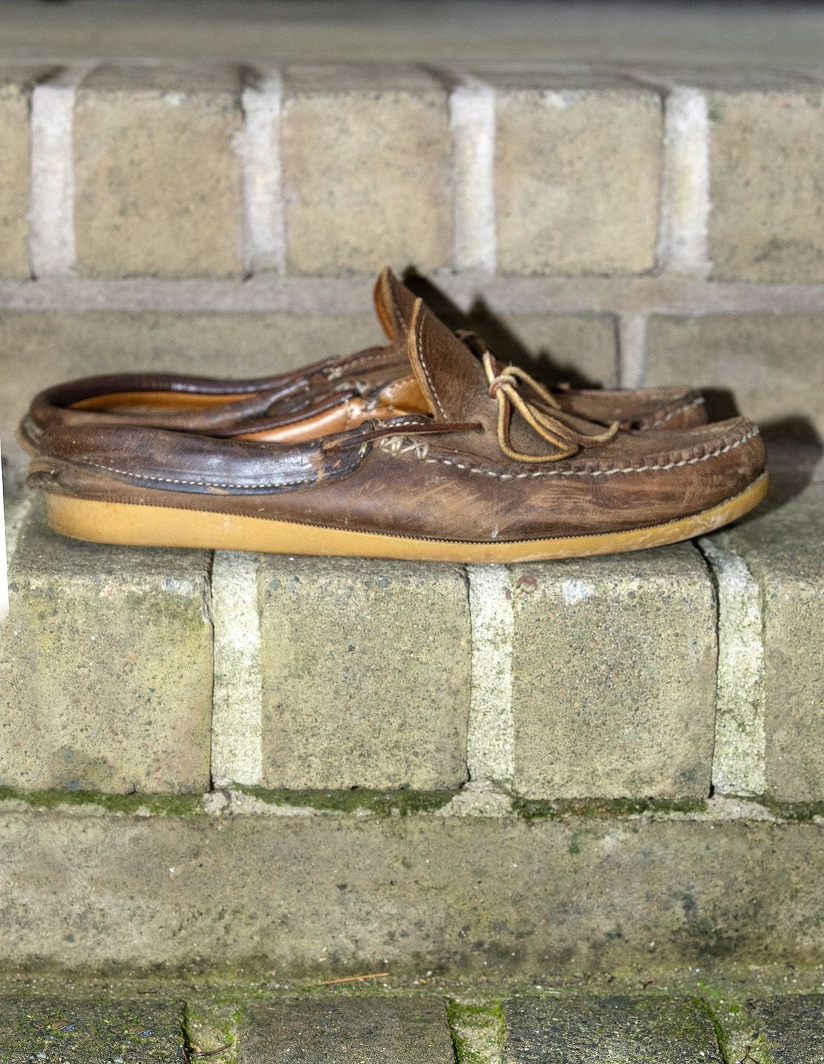 Photo by patinathunderdome on April 1, 2022 of the Easymoc Easymoc in Horween Natural Chromexcel.