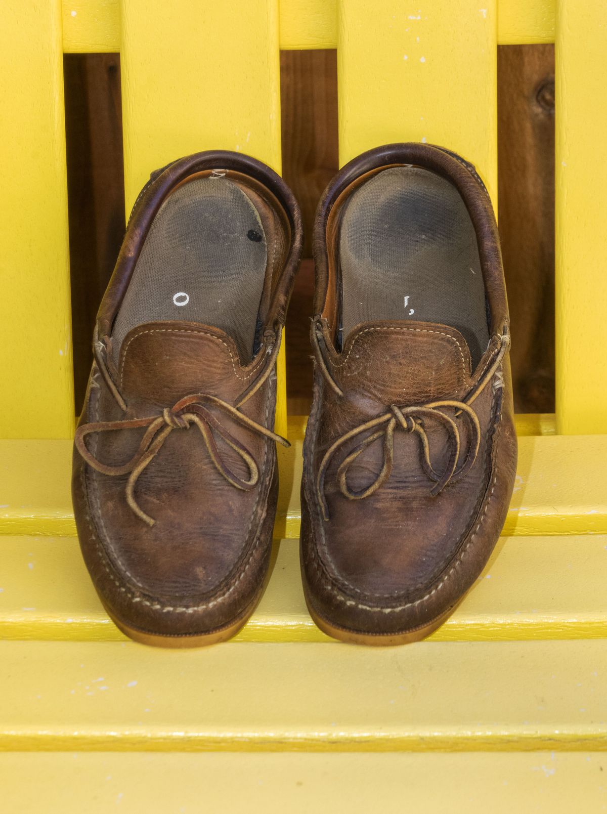 Photo by patinathunderdome on May 1, 2022 of the Easymoc Easymoc in Horween Natural Chromexcel.