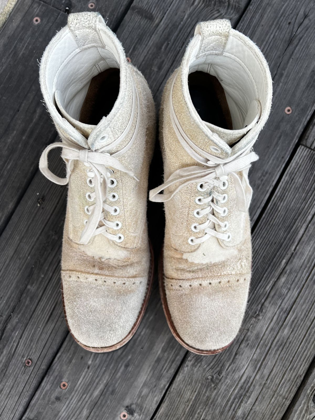 Photo by patinathunderdome on December 6, 2021 of the Clinch Lace Up Boots in Wickett & Craig White Latigo Roughout.
