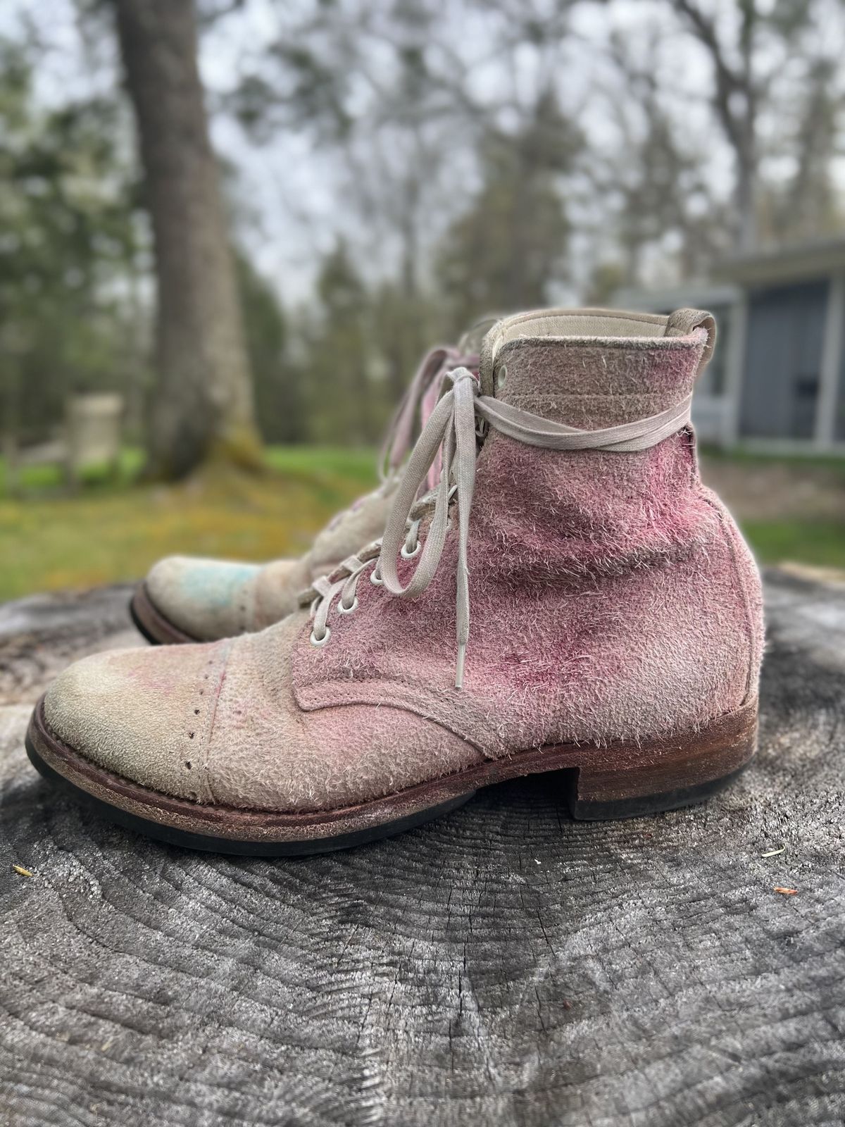 Photo by patinathunderdome on May 6, 2022 of the Clinch Lace Up Boots in Wickett & Craig White Latigo Roughout.