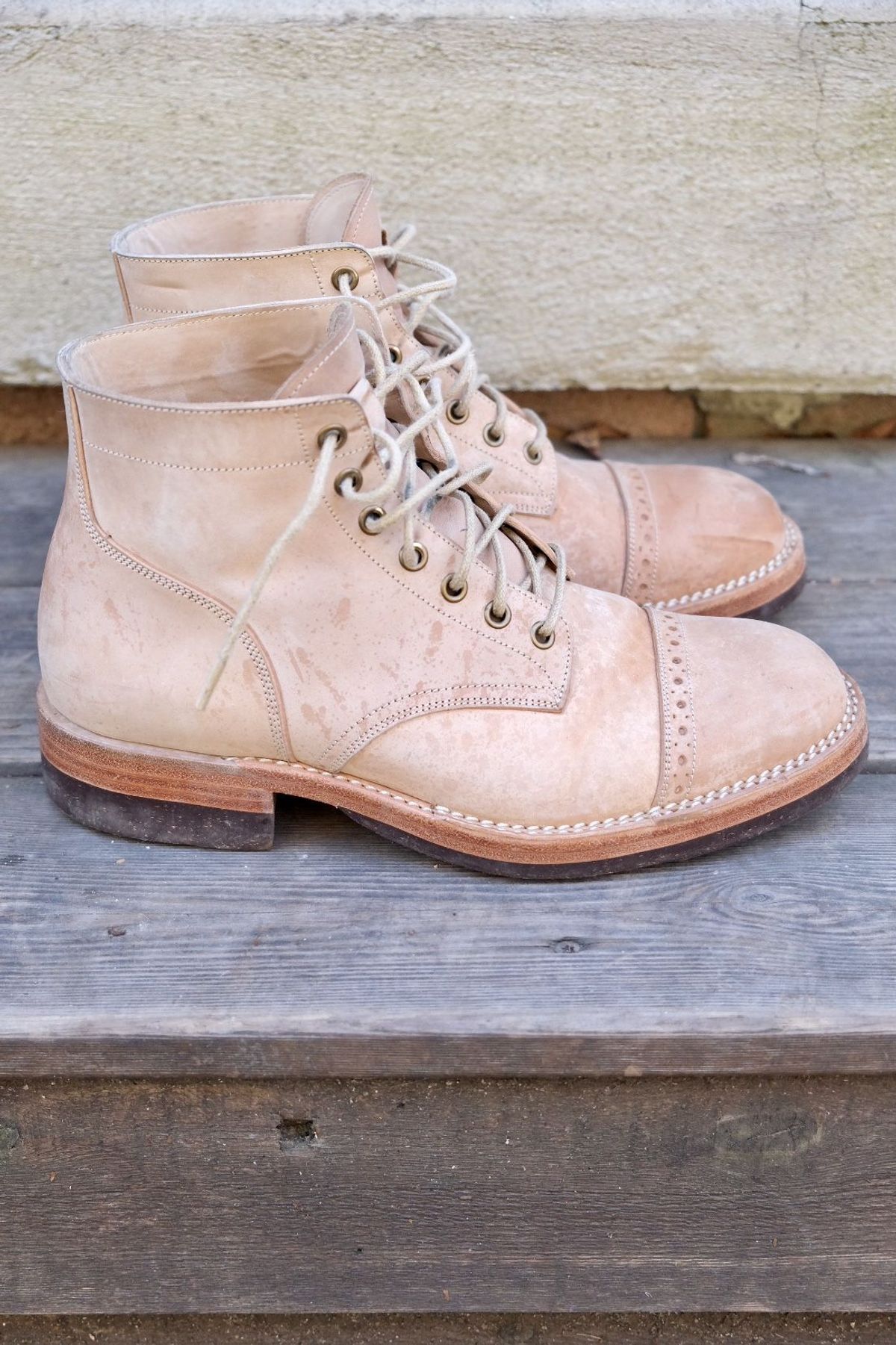 Photo by patinathunderdome on November 3, 2021 of the Onderhoud SVC03 Service Boot in Conceria Cloe Crust Shell Cordovan.