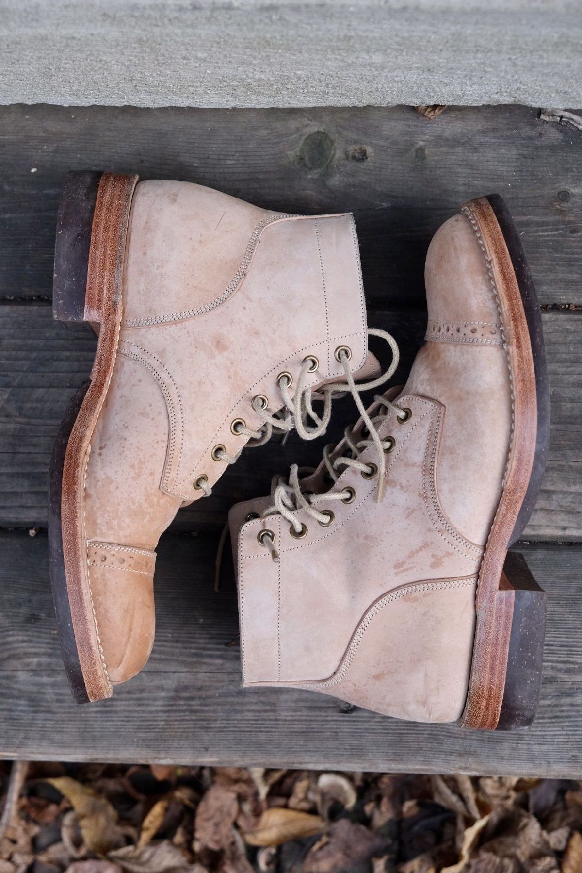 Photo by patinathunderdome on November 3, 2021 of the Onderhoud SVC03 Service Boot in Conceria Cloe Crust Shell Cordovan.