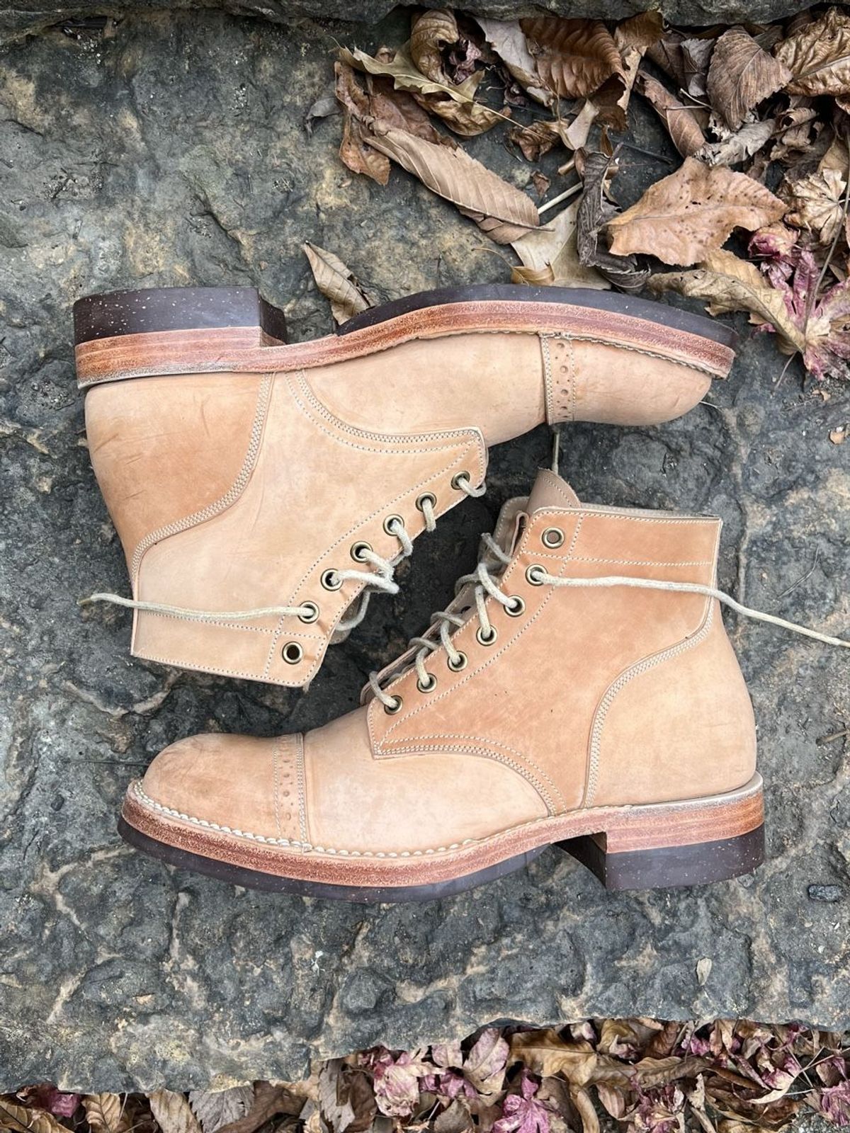 Photo by patinathunderdome on December 5, 2021 of the Onderhoud SVC03 Service Boot in Conceria Cloe Crust Shell Cordovan.