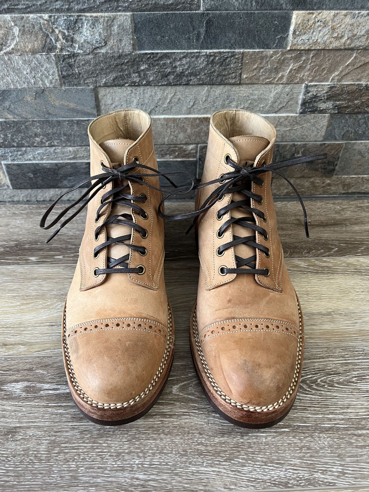 Photo by patinathunderdome on February 5, 2022 of the Onderhoud SVC03 Service Boot in Conceria Cloe Crust Shell Cordovan.