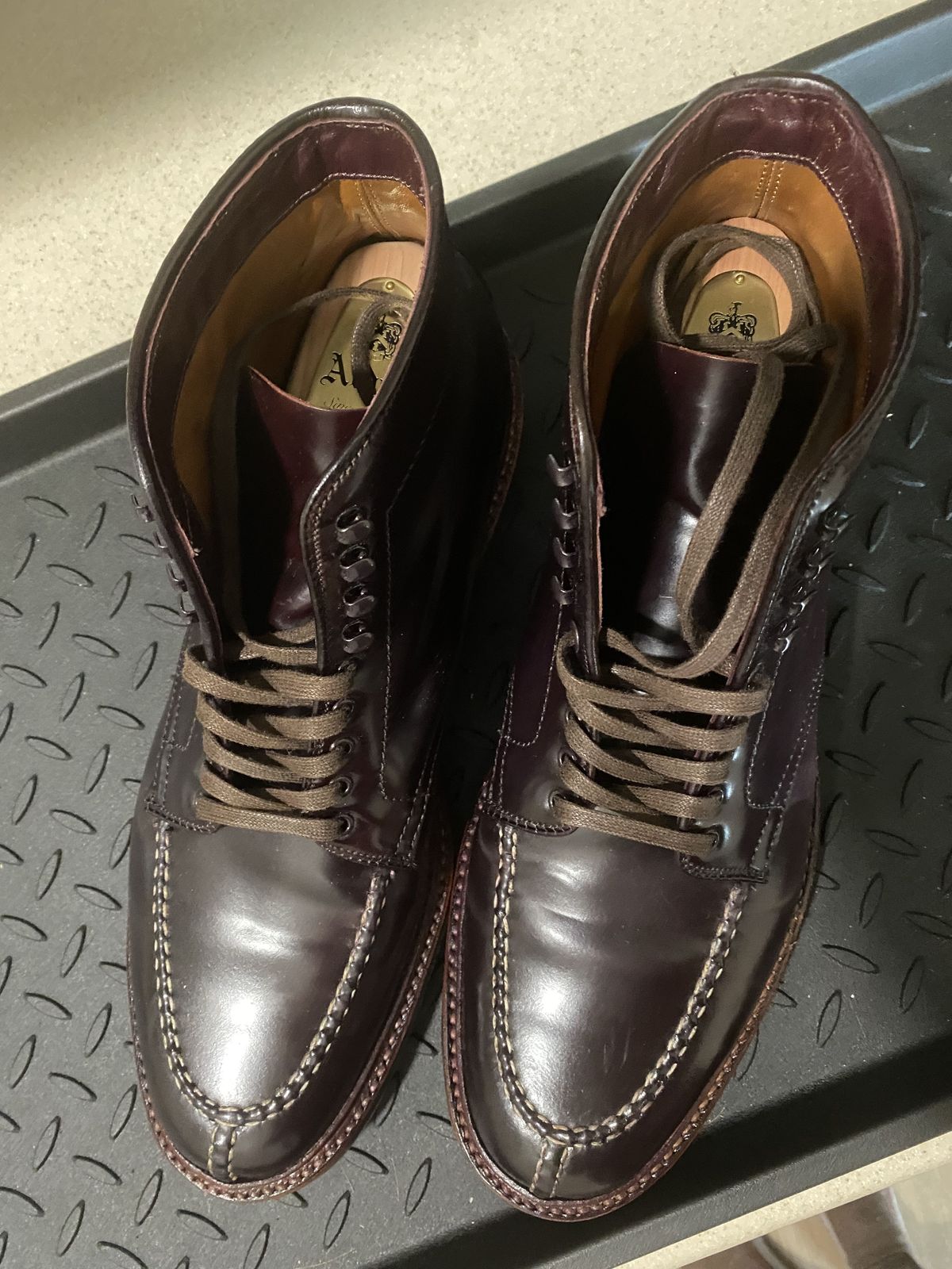 Photo by patinathunderdome on December 5, 2021 of the Alden Tanker Boot in Horween Color 8 Shell Cordovan.