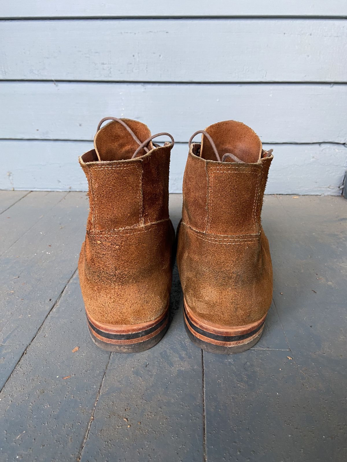 Photo by patinathunderdome on November 2, 2021 of the Old Scratch Boots Mark 1 in Seidel Tobacco Stampede Roughout.
