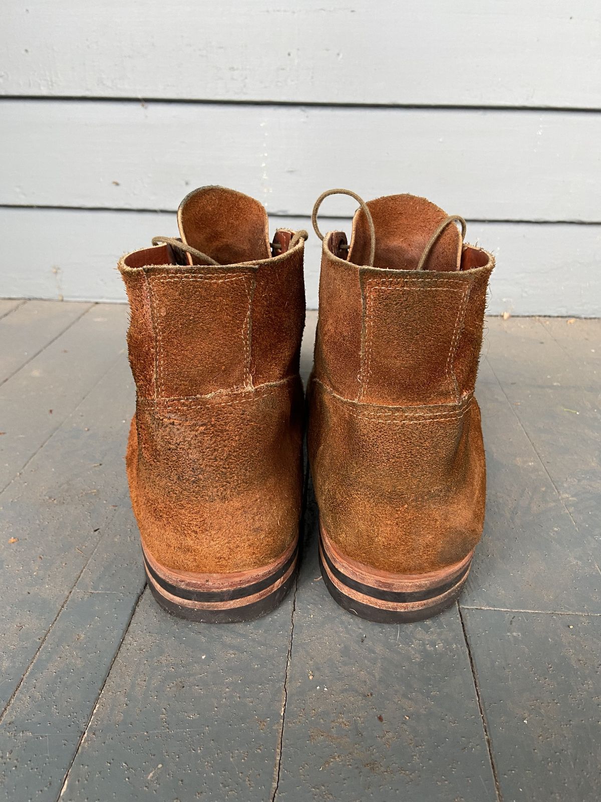 Photo by patinathunderdome on January 3, 2022 of the Old Scratch Boots Mark 1 in Seidel Tobacco Stampede Roughout.