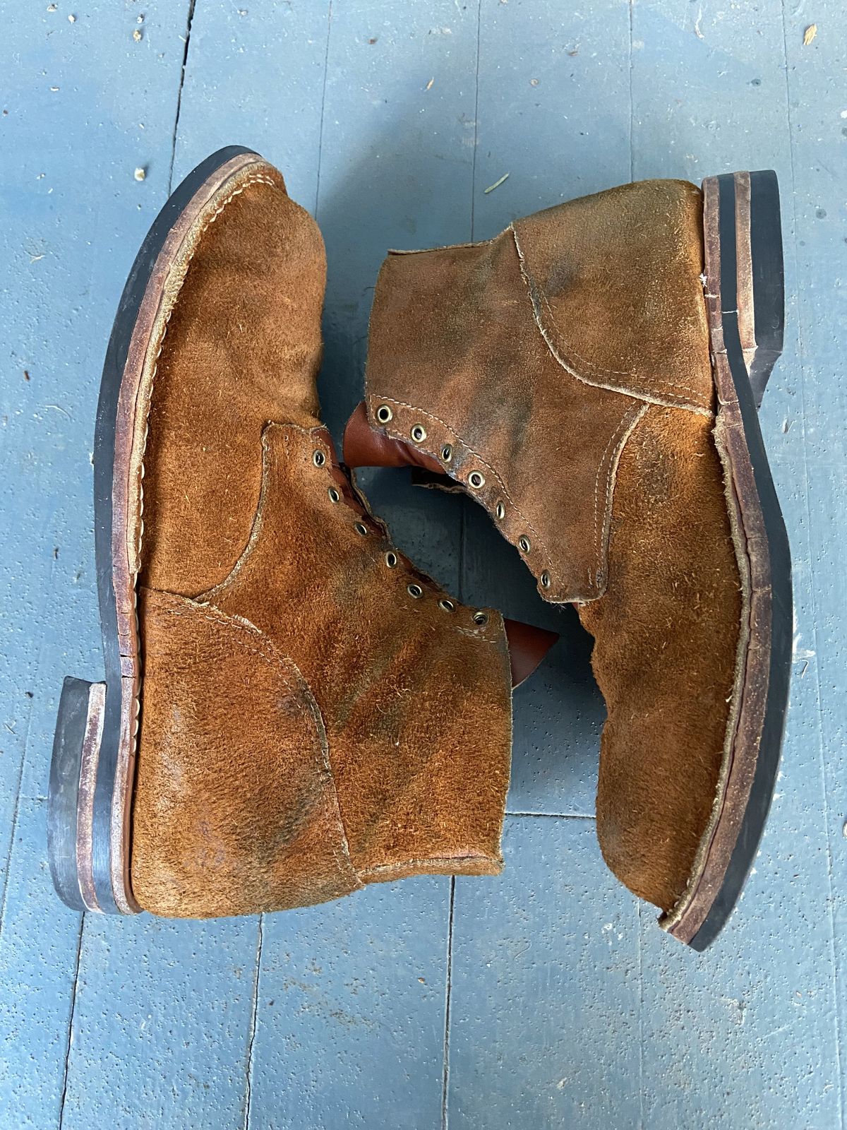 Photo by patinathunderdome on February 5, 2022 of the Old Scratch Boots Mark 1 in Seidel Tobacco Stampede Roughout.