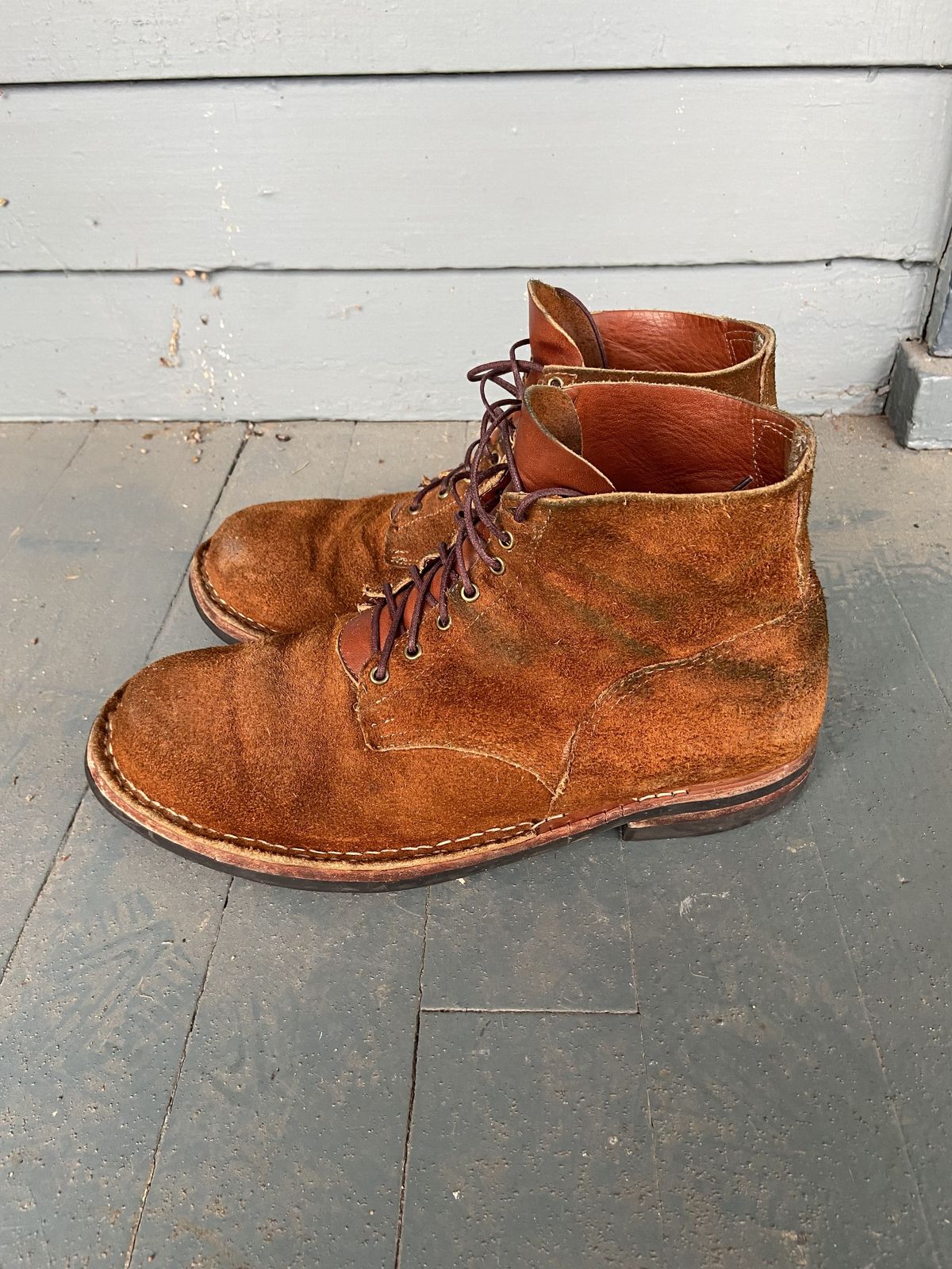 Photo by patinathunderdome on March 4, 2022 of the Old Scratch Boots Mark 1 in Seidel Tobacco Stampede Roughout.