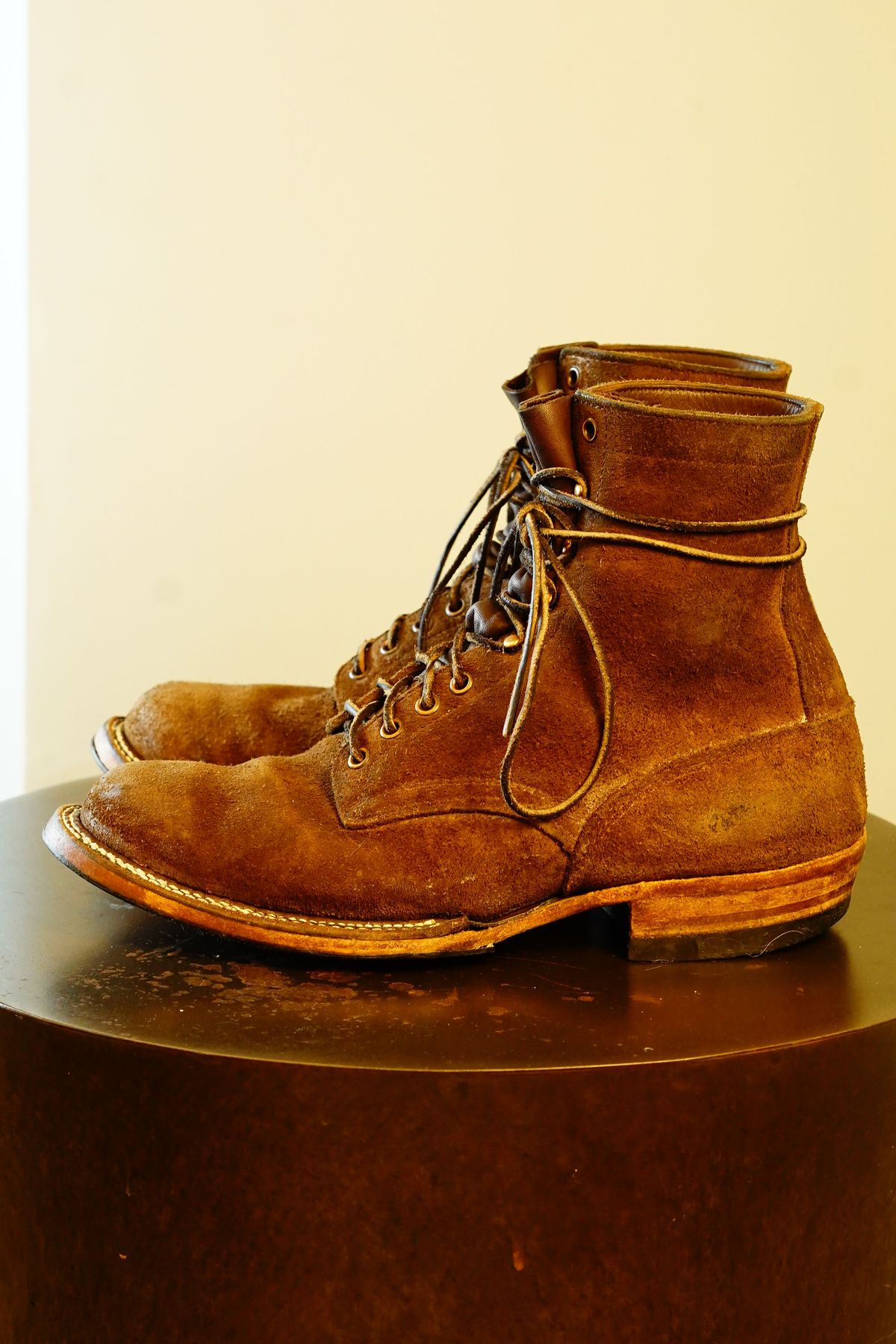Photo by patinathunderdome on January 2, 2022 of the White's Smokejumper in Seidel Brown Roughout.