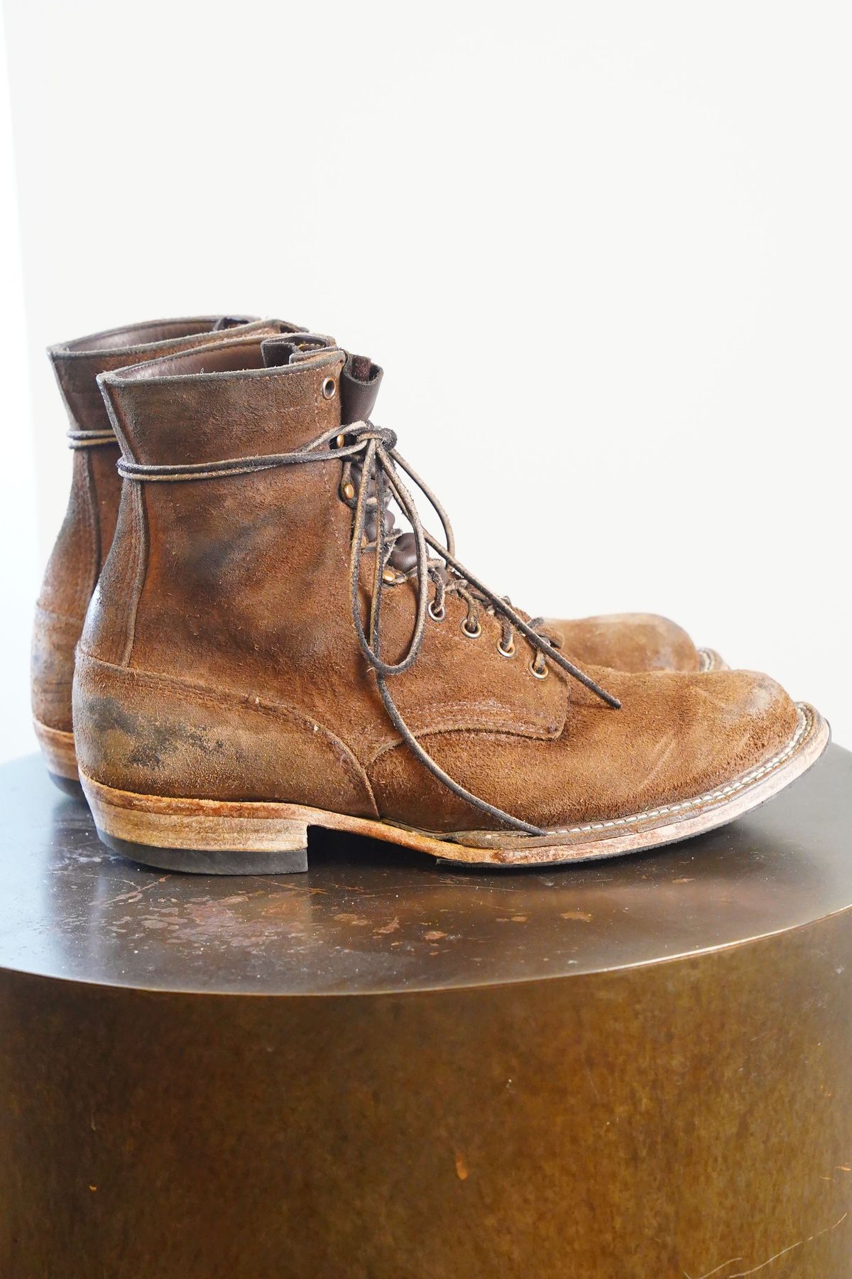 Photo by patinathunderdome on April 2, 2022 of the White's Smokejumper in Seidel Brown Roughout.