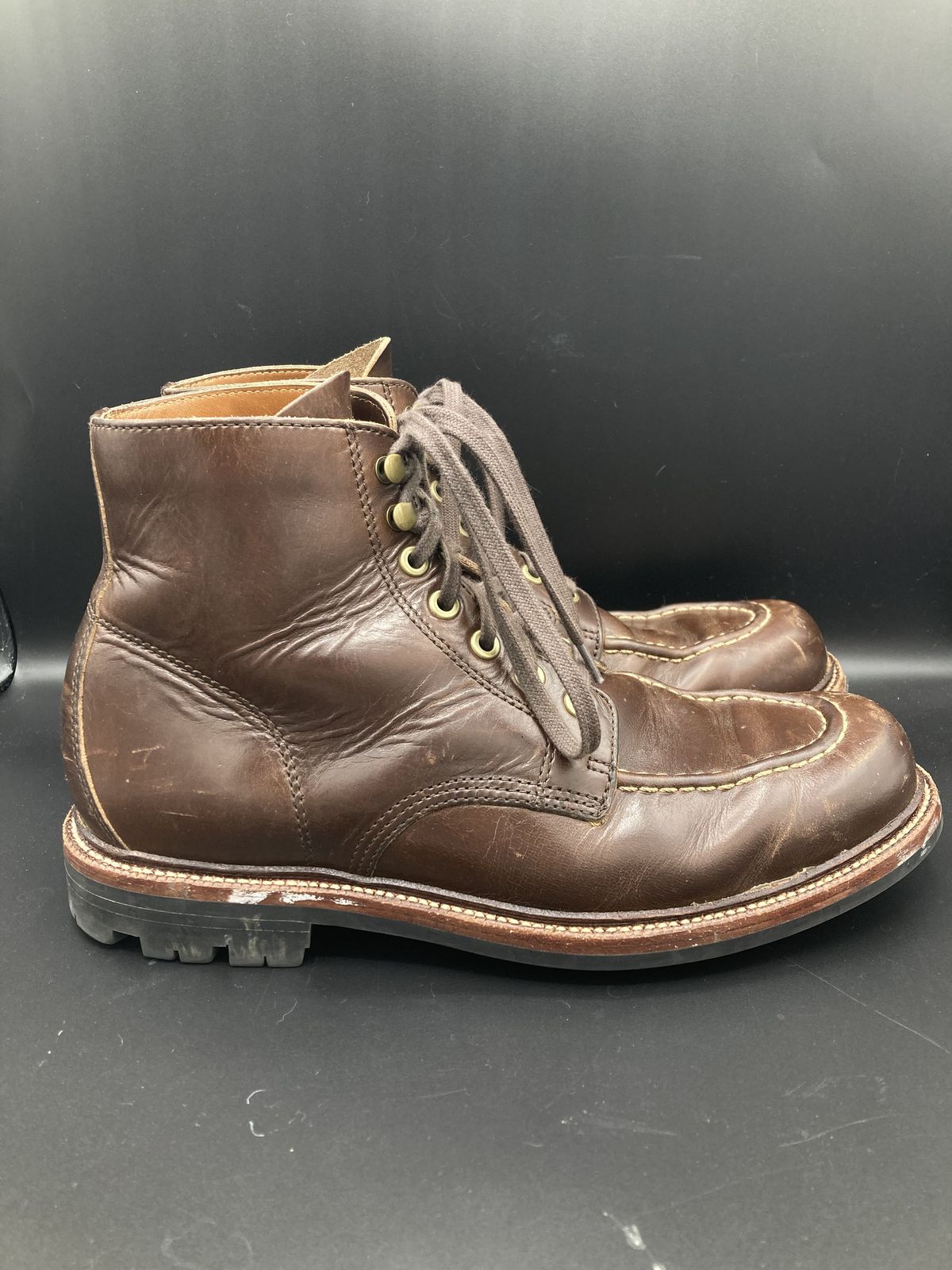 Photo by patinathunderdome on November 6, 2021 of the Grant Stone Brass Boot in Horween Crimson Chromexcel.