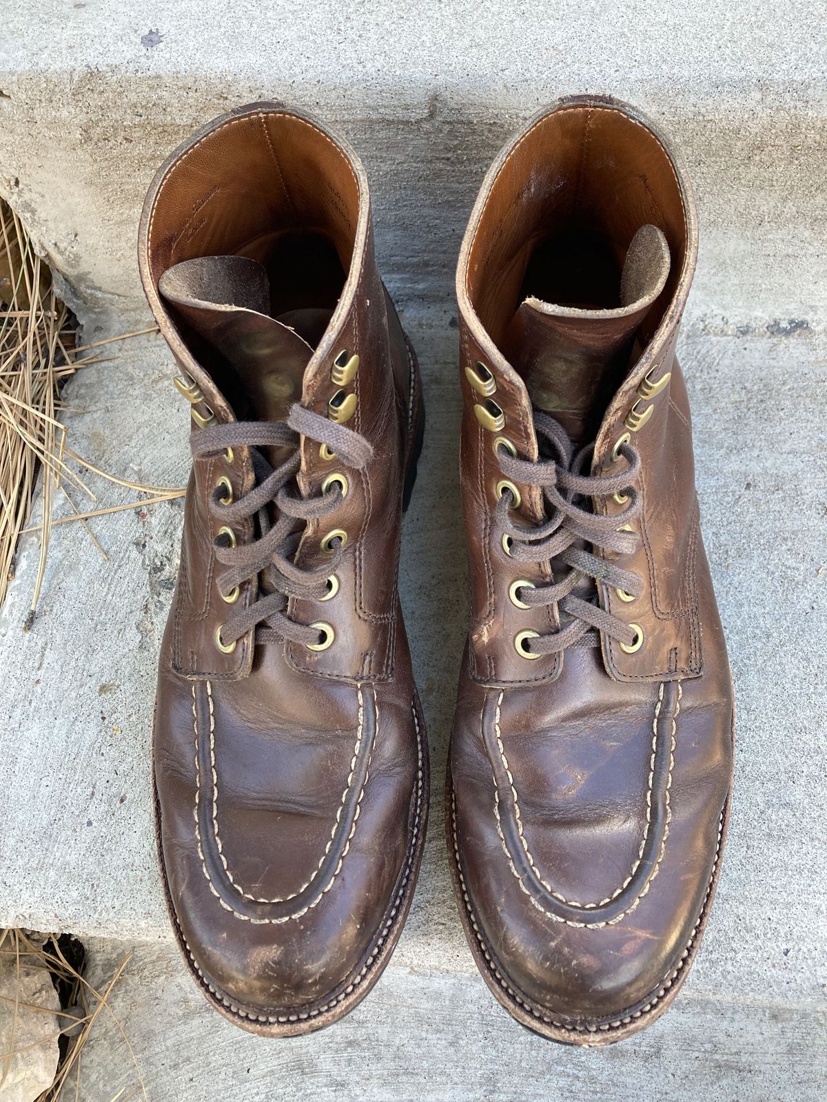 Photo by patinathunderdome on December 5, 2021 of the Grant Stone Brass Boot in Horween Crimson Chromexcel.