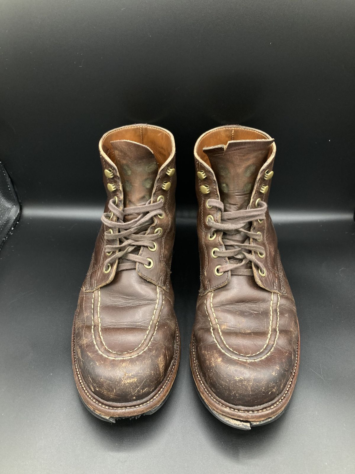Photo by patinathunderdome on February 5, 2022 of the Grant Stone Brass Boot in Horween Crimson Chromexcel.