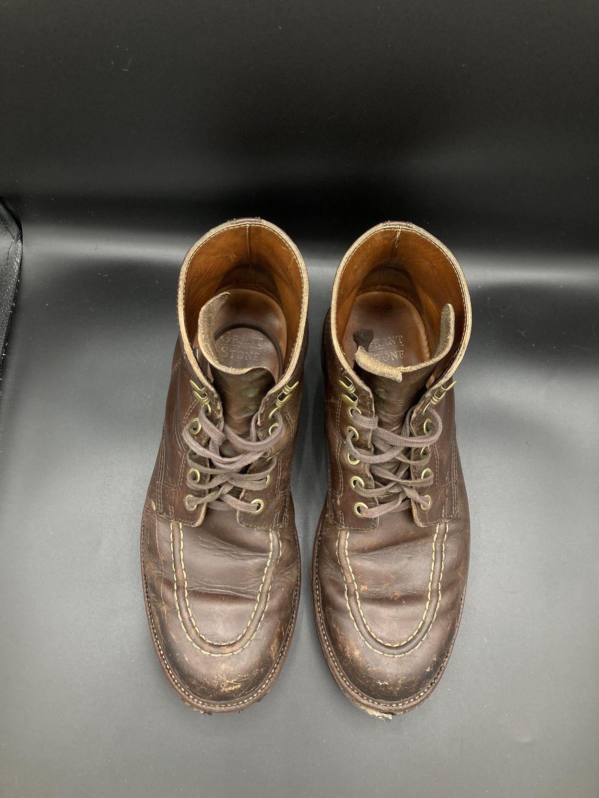 Photo by patinathunderdome on February 5, 2022 of the Grant Stone Brass Boot in Horween Crimson Chromexcel.