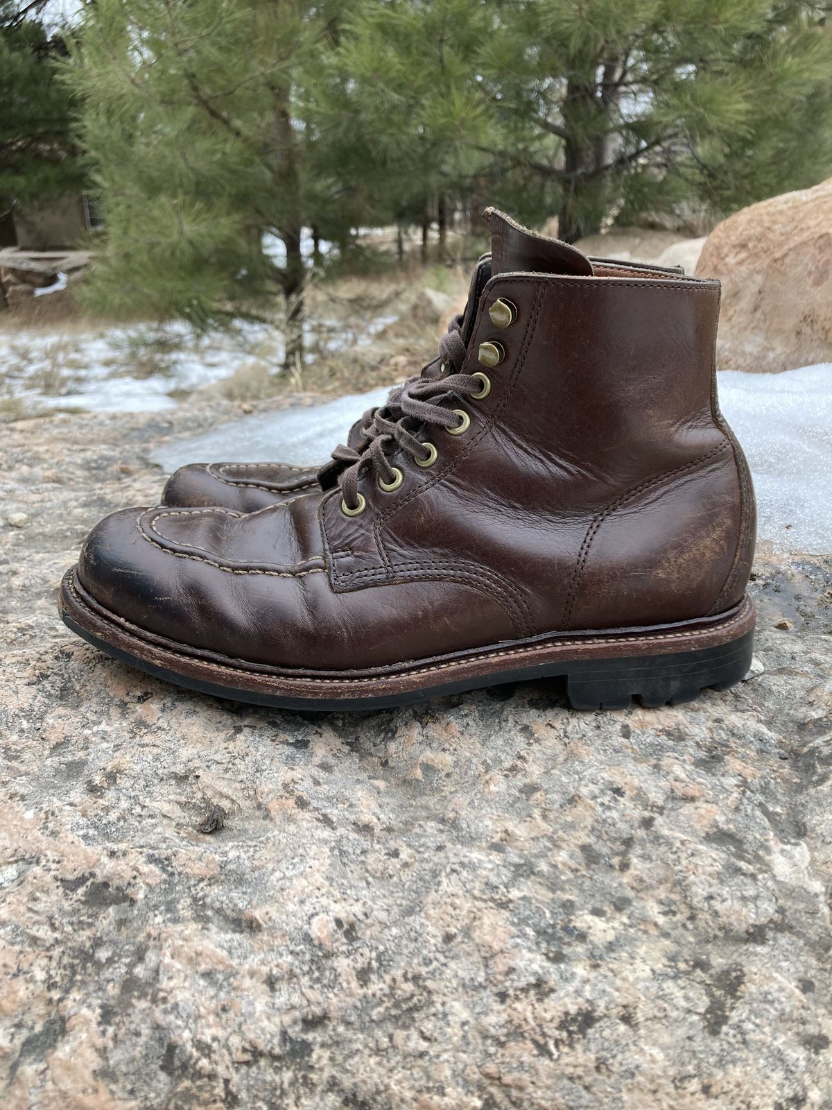 Photo by patinathunderdome on March 4, 2022 of the Grant Stone Brass Boot in Horween Crimson Chromexcel.