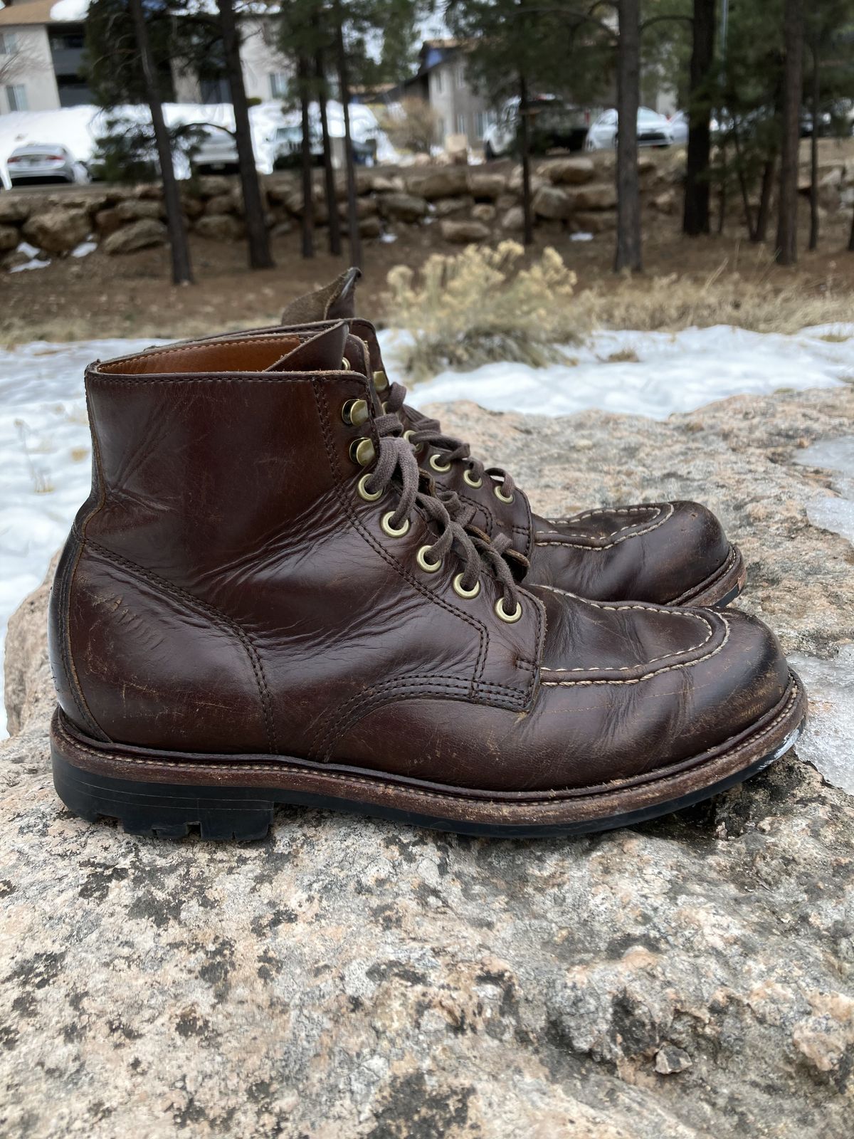 Photo by patinathunderdome on March 4, 2022 of the Grant Stone Brass Boot in Horween Crimson Chromexcel.