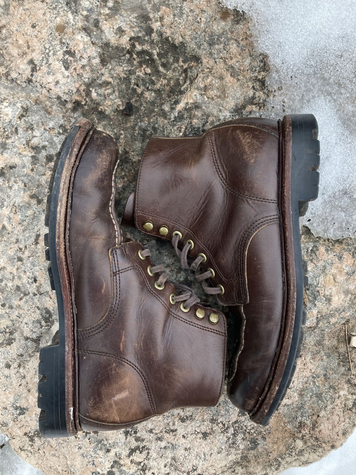 Photo by patinathunderdome on March 4, 2022 of the Grant Stone Brass Boot in Horween Crimson Chromexcel.