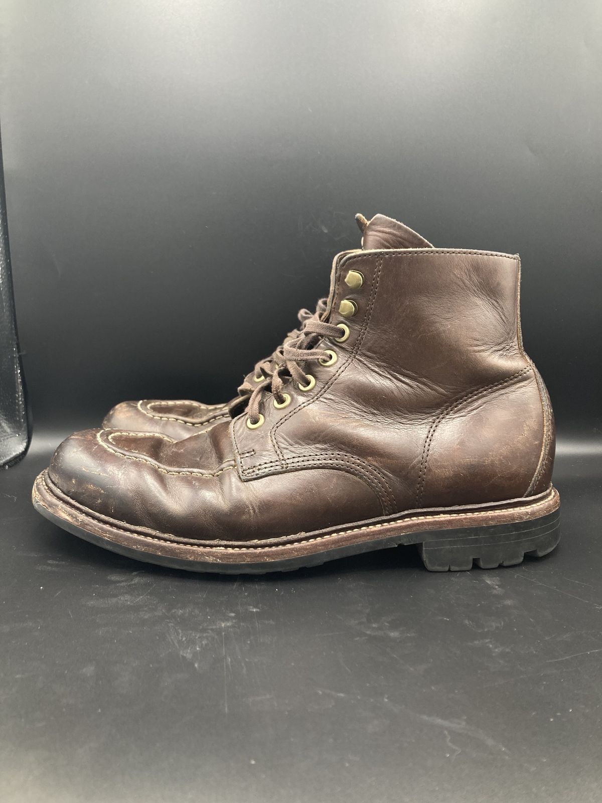 Photo by patinathunderdome on April 5, 2022 of the Grant Stone Brass Boot in Horween Crimson Chromexcel.