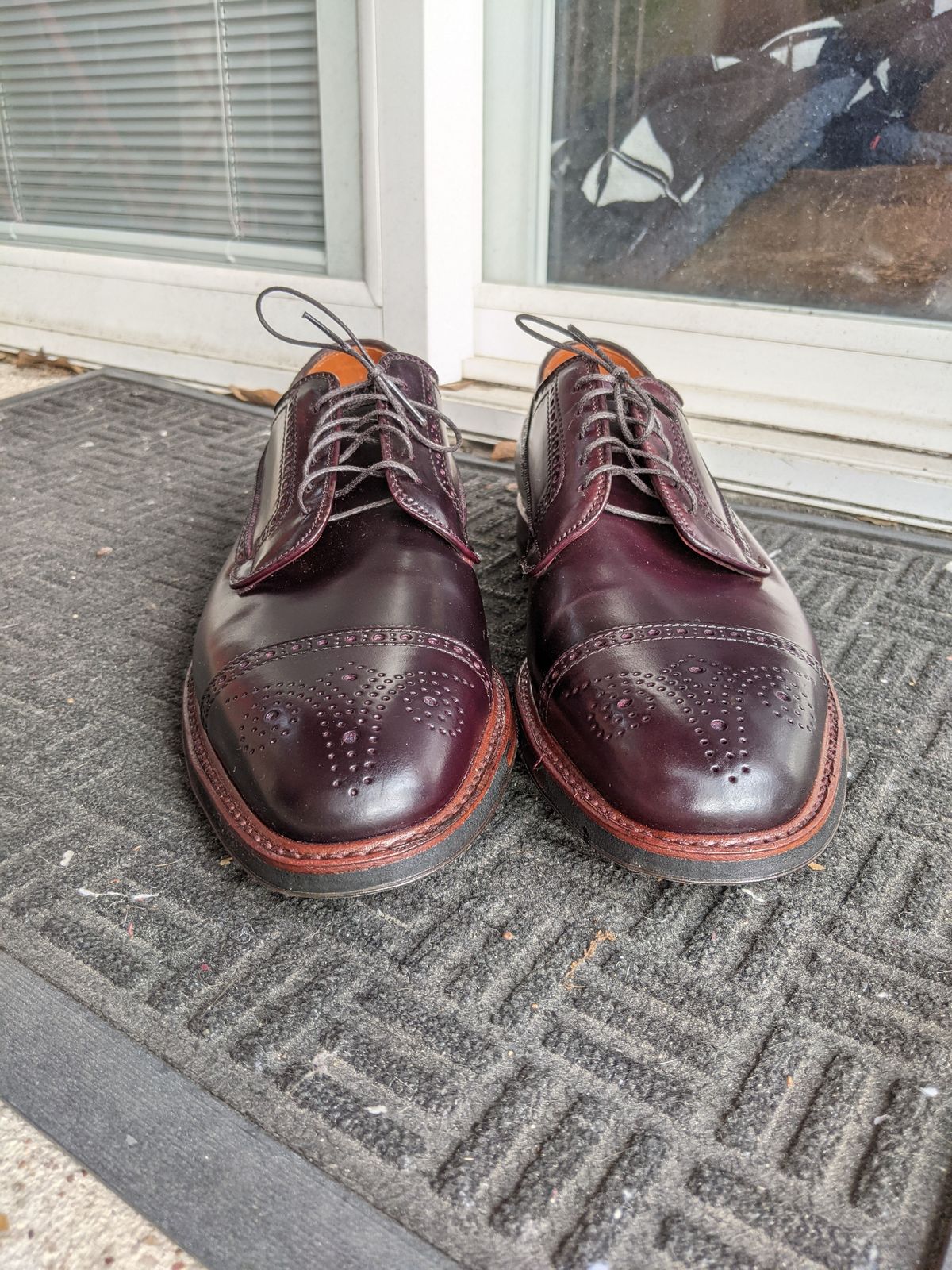 Photo by patinathunderdome on October 2, 2021 of the Alden Atom Blucher in Horween Color 8 Shell Cordovan.