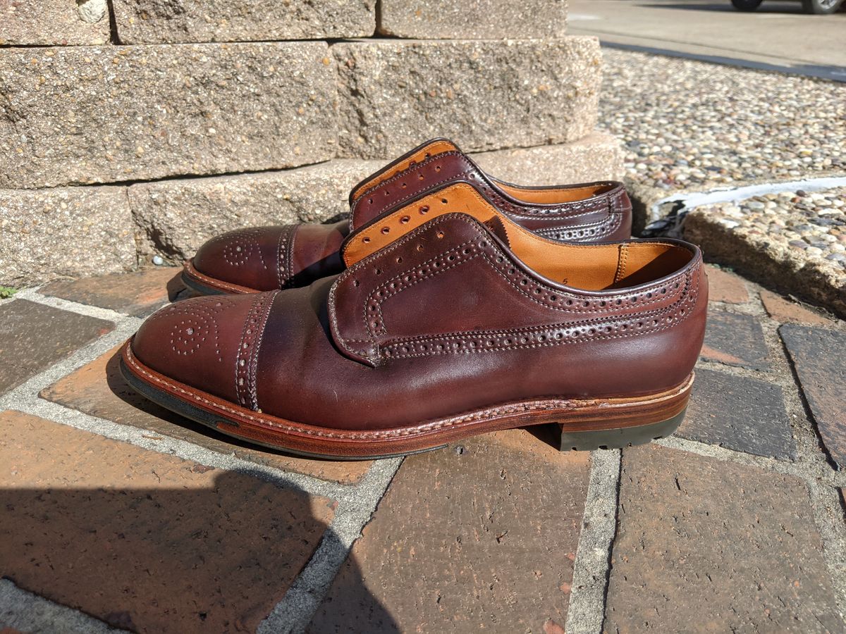 Photo by patinathunderdome on December 3, 2021 of the Alden Atom Blucher in Horween Color 8 Shell Cordovan.