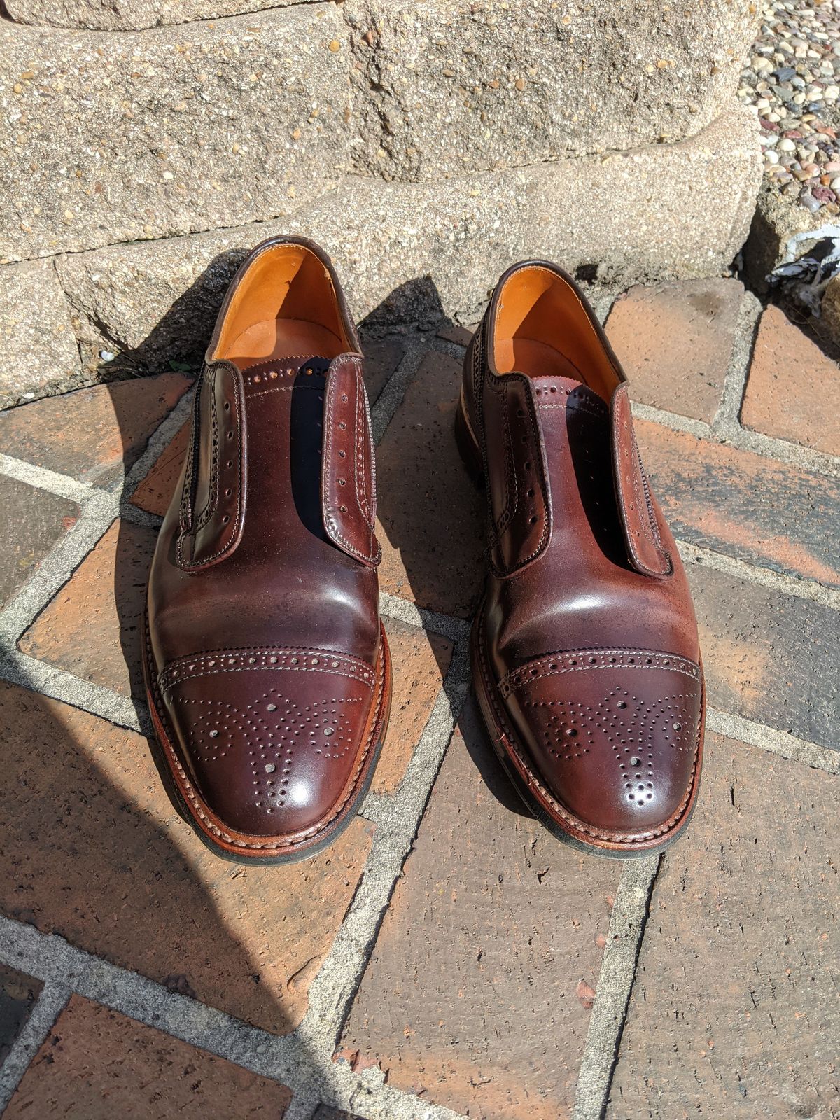 Photo by patinathunderdome on December 3, 2021 of the Alden Atom Blucher in Horween Color 8 Shell Cordovan.