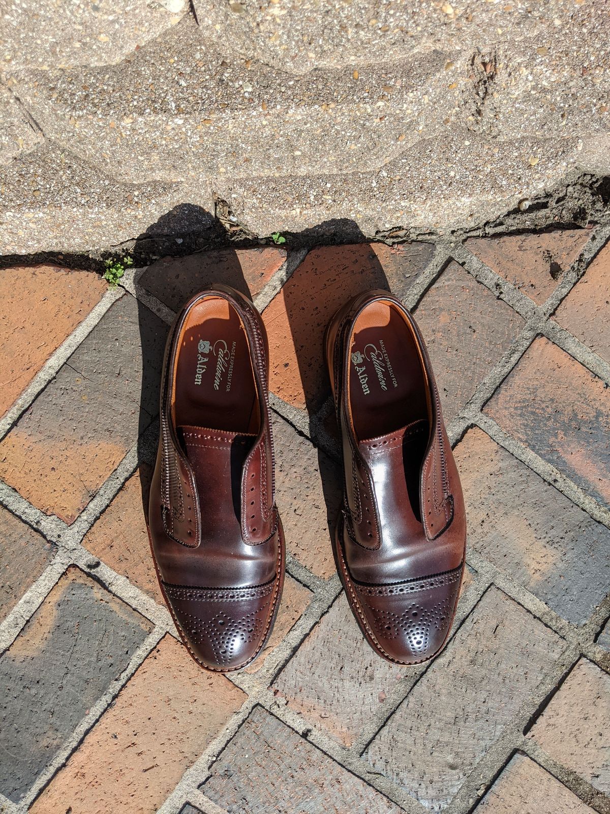 Photo by patinathunderdome on December 3, 2021 of the Alden Atom Blucher in Horween Color 8 Shell Cordovan.