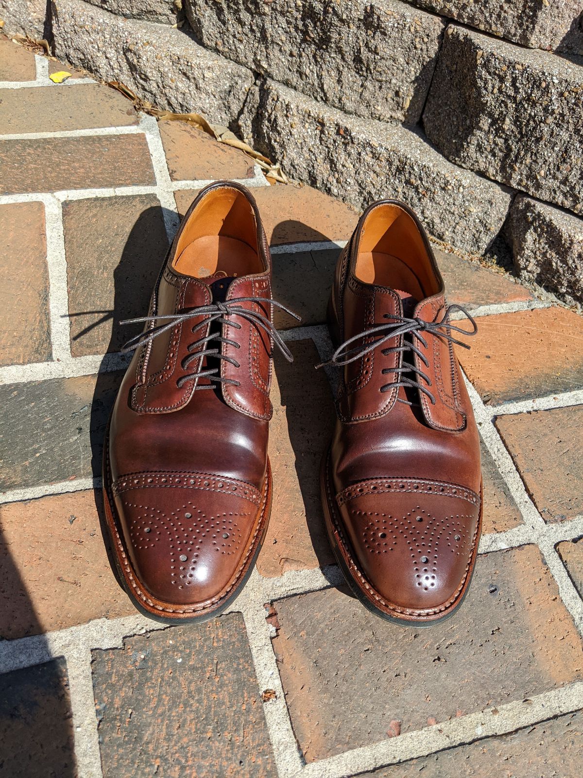 Photo by patinathunderdome on April 3, 2022 of the Alden Atom Blucher in Horween Color 8 Shell Cordovan.