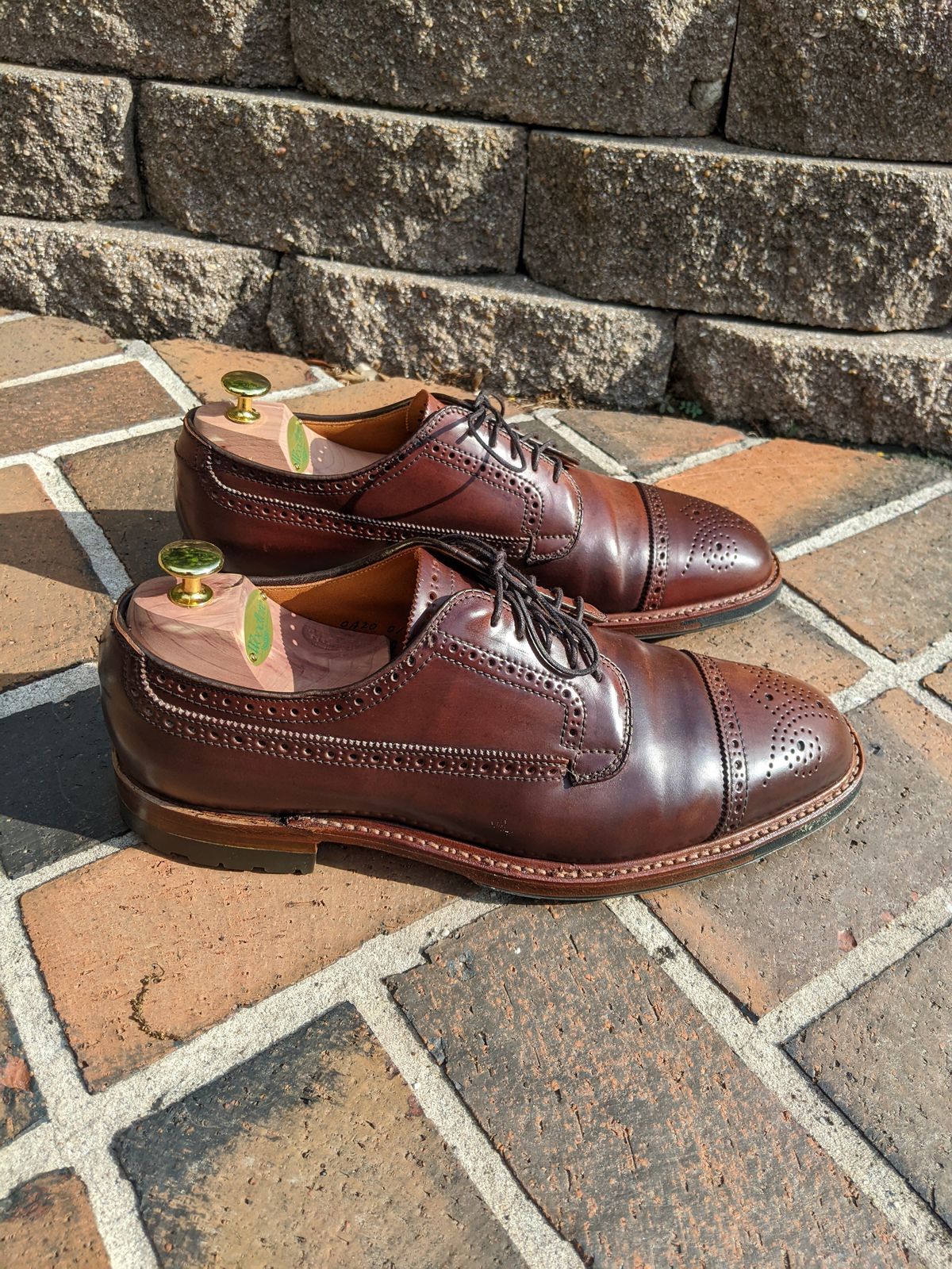 Photo by patinathunderdome on May 4, 2022 of the Alden Atom Blucher in Horween Color 8 Shell Cordovan.