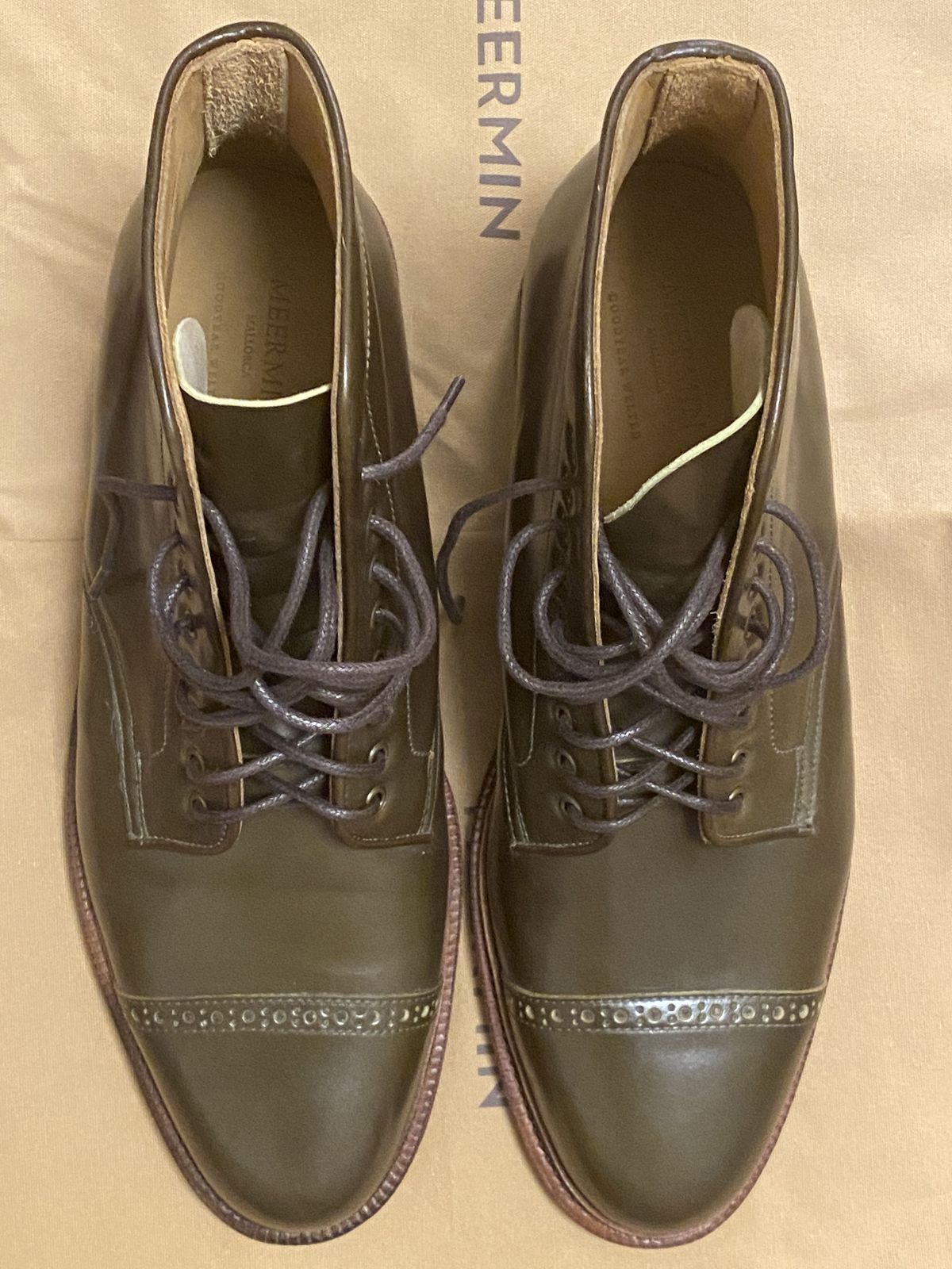 Photo by patinathunderdome on October 2, 2021 of the Meermin Derby Boot in Shinki Olive Shell Cordovan.