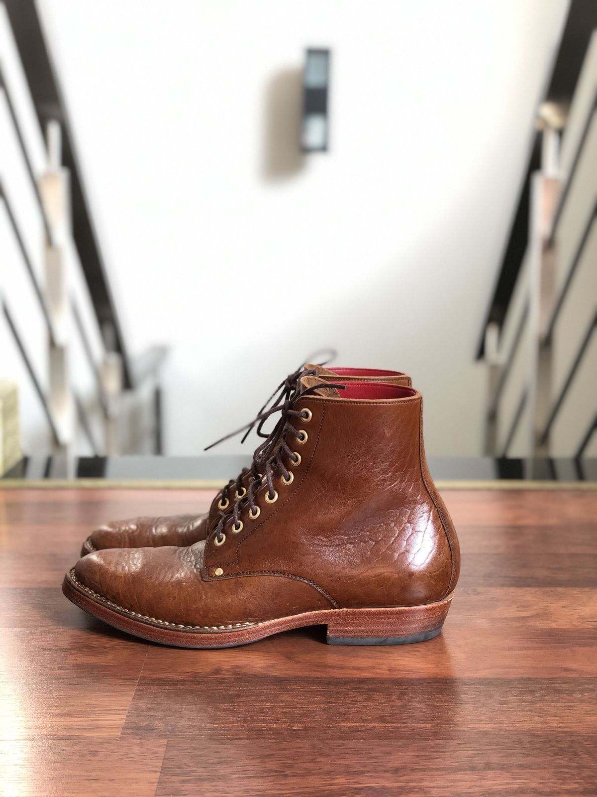 Photo by patinathunderdome on November 5, 2021 of the Benzein TDD-01 Boot in Shinki Brown Oiled Horsebutt.