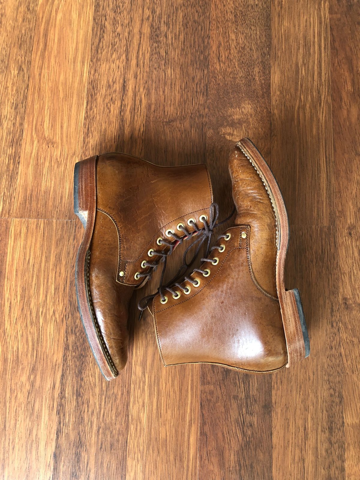 Photo by patinathunderdome on November 5, 2021 of the Benzein TDD-01 Boot in Shinki Brown Oiled Horsebutt.