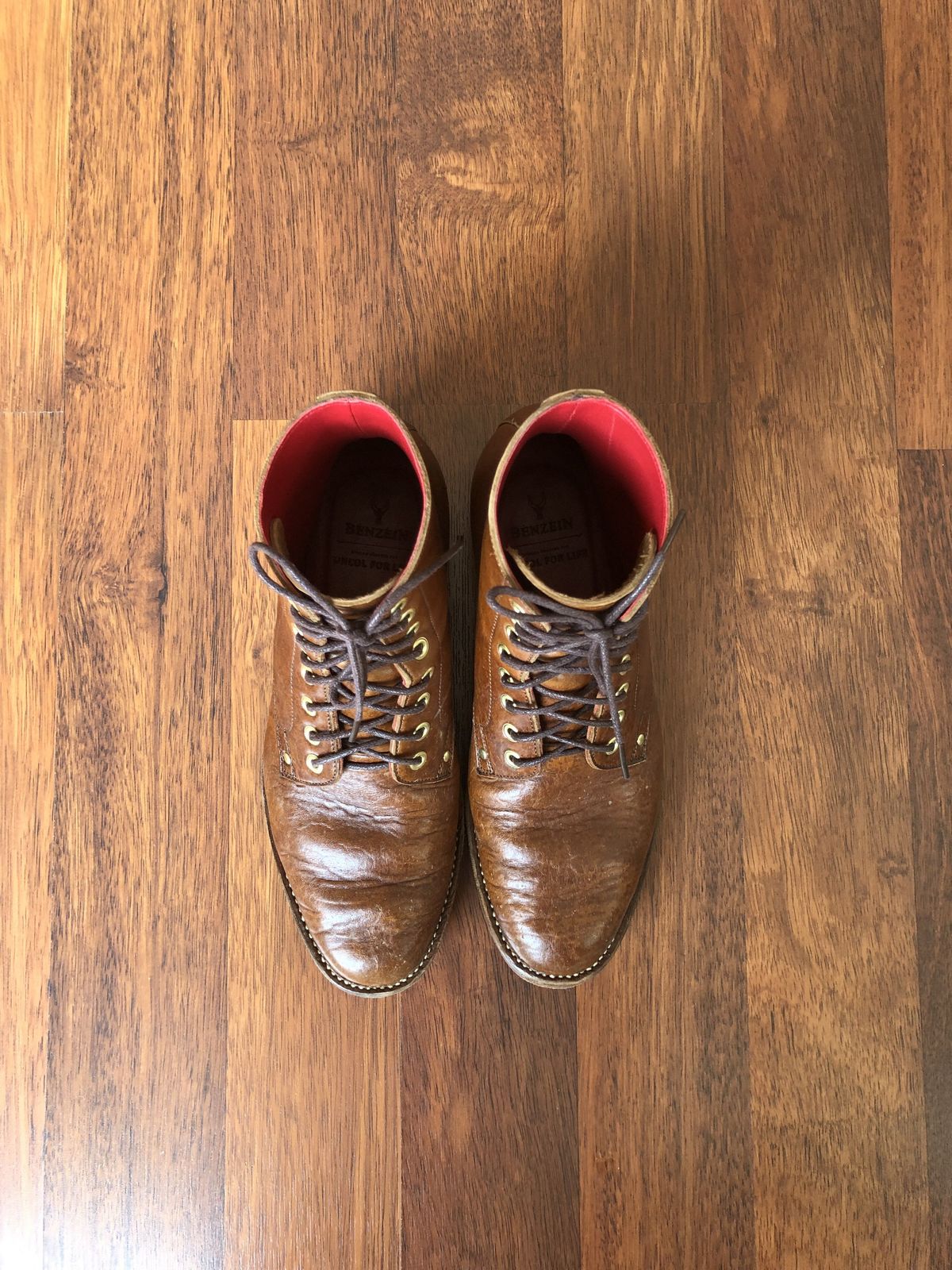 Photo by patinathunderdome on November 5, 2021 of the Benzein TDD-01 Boot in Shinki Brown Oiled Horsebutt.