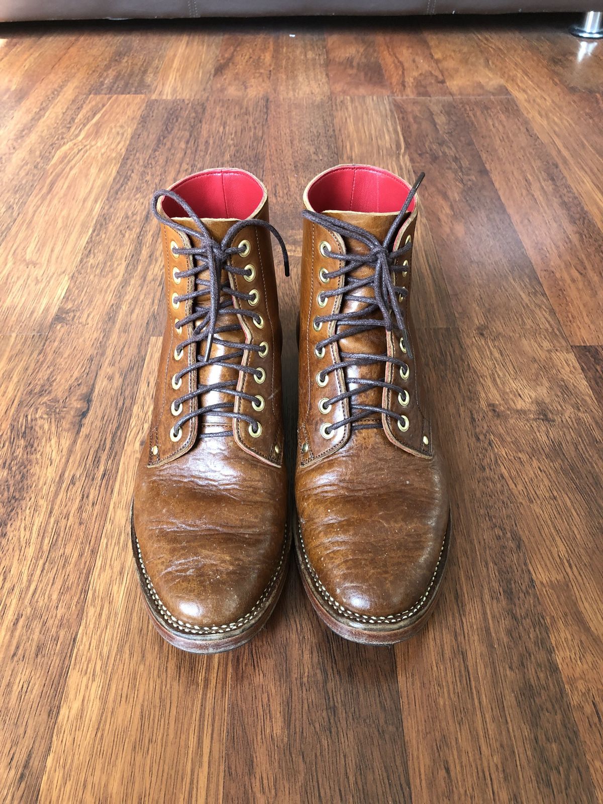 Photo by patinathunderdome on November 5, 2021 of the Benzein TDD-01 Boot in Shinki Brown Oiled Horsebutt.