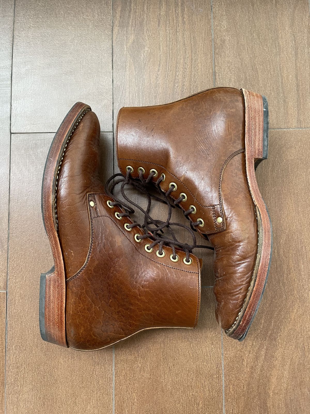 Photo by patinathunderdome on December 4, 2021 of the Benzein TDD-01 Boot in Shinki Brown Oiled Horsebutt.
