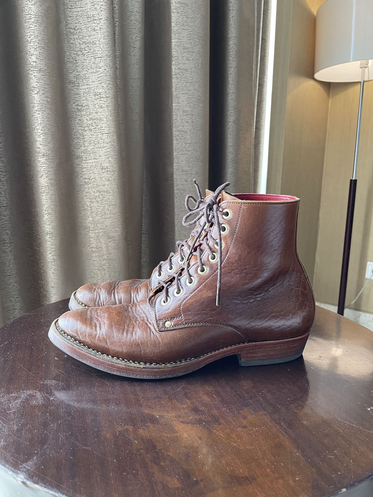 Photo by patinathunderdome on January 5, 2022 of the Benzein TDD-01 Boot in Shinki Brown Oiled Horsebutt.