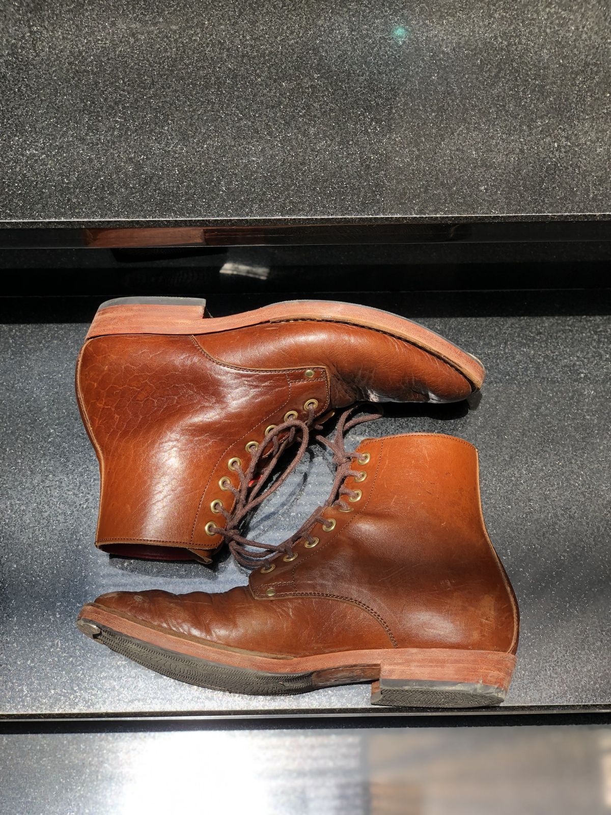 Photo by patinathunderdome on March 6, 2022 of the Benzein TDD-01 Boot in Shinki Brown Oiled Horsebutt.