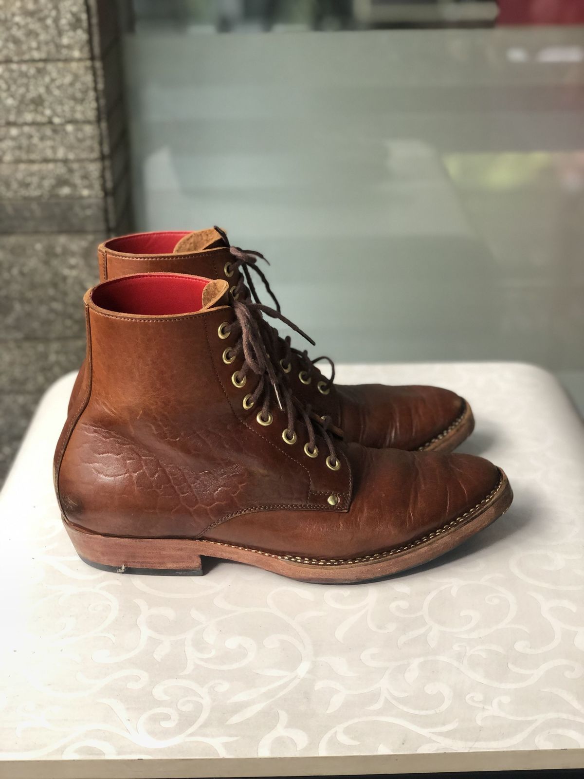 Photo by patinathunderdome on April 6, 2022 of the Benzein TDD-01 Boot in Shinki Brown Oiled Horsebutt.