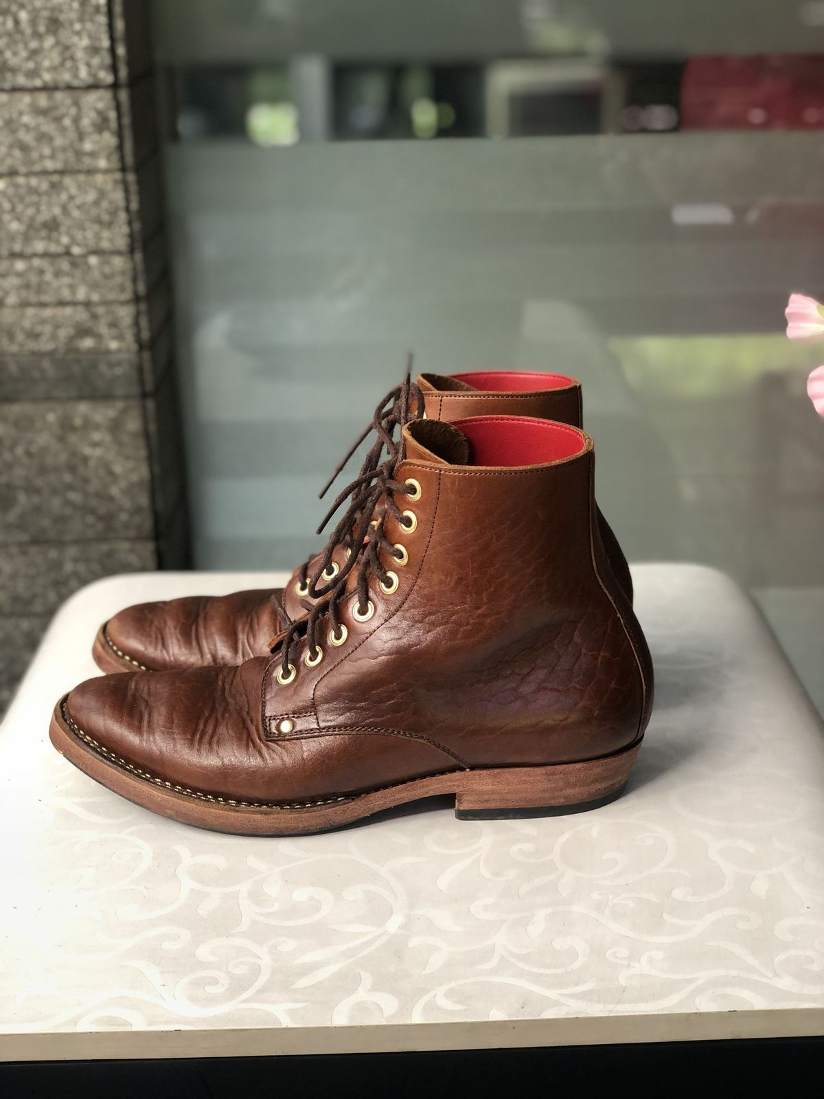 Photo by patinathunderdome on April 6, 2022 of the Benzein TDD-01 Boot in Shinki Brown Oiled Horsebutt.