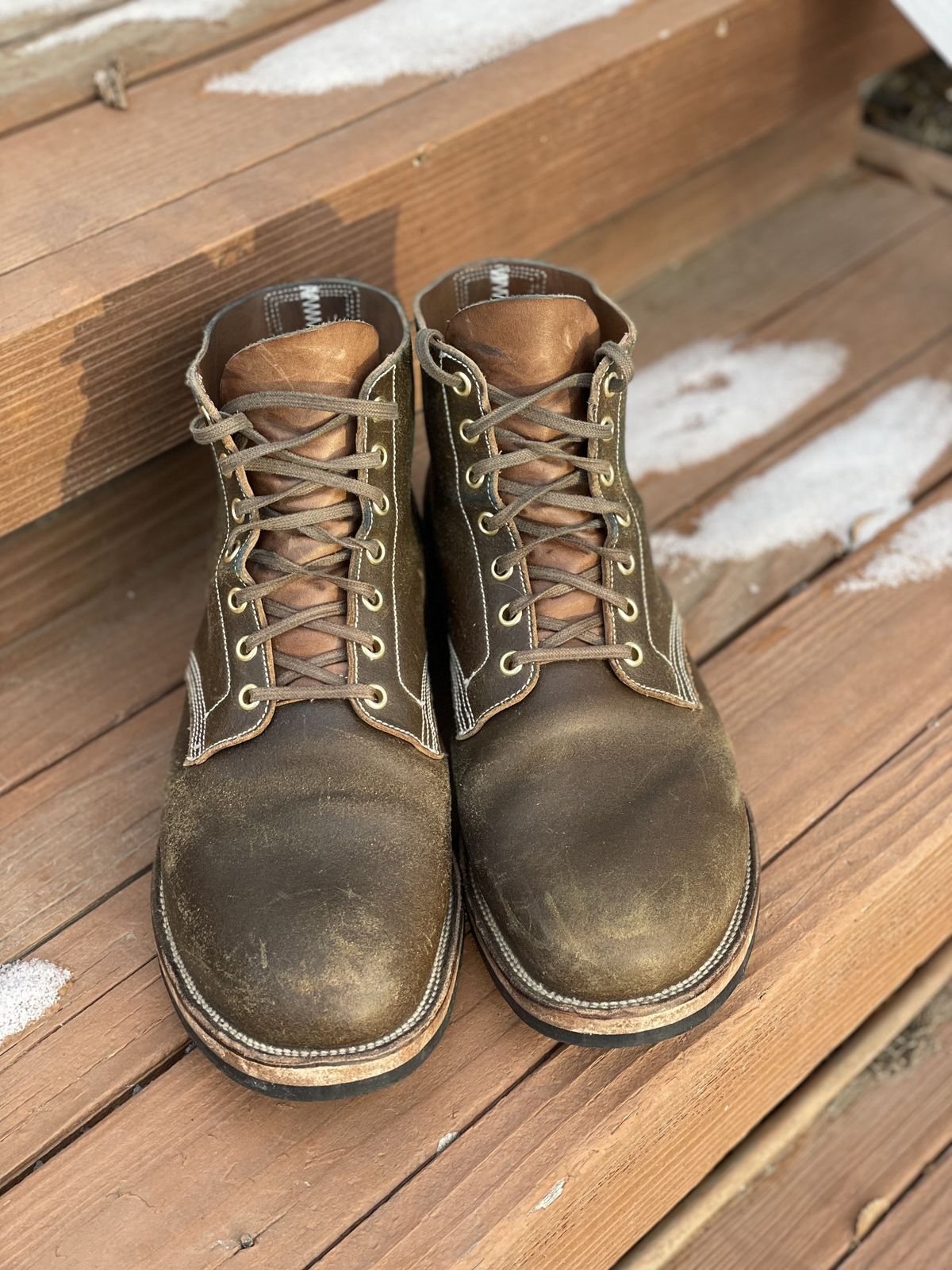 Photo by patinathunderdome on January 2, 2022 of the Viberg Boondocker in Horween Olive Waxed Flesh.
