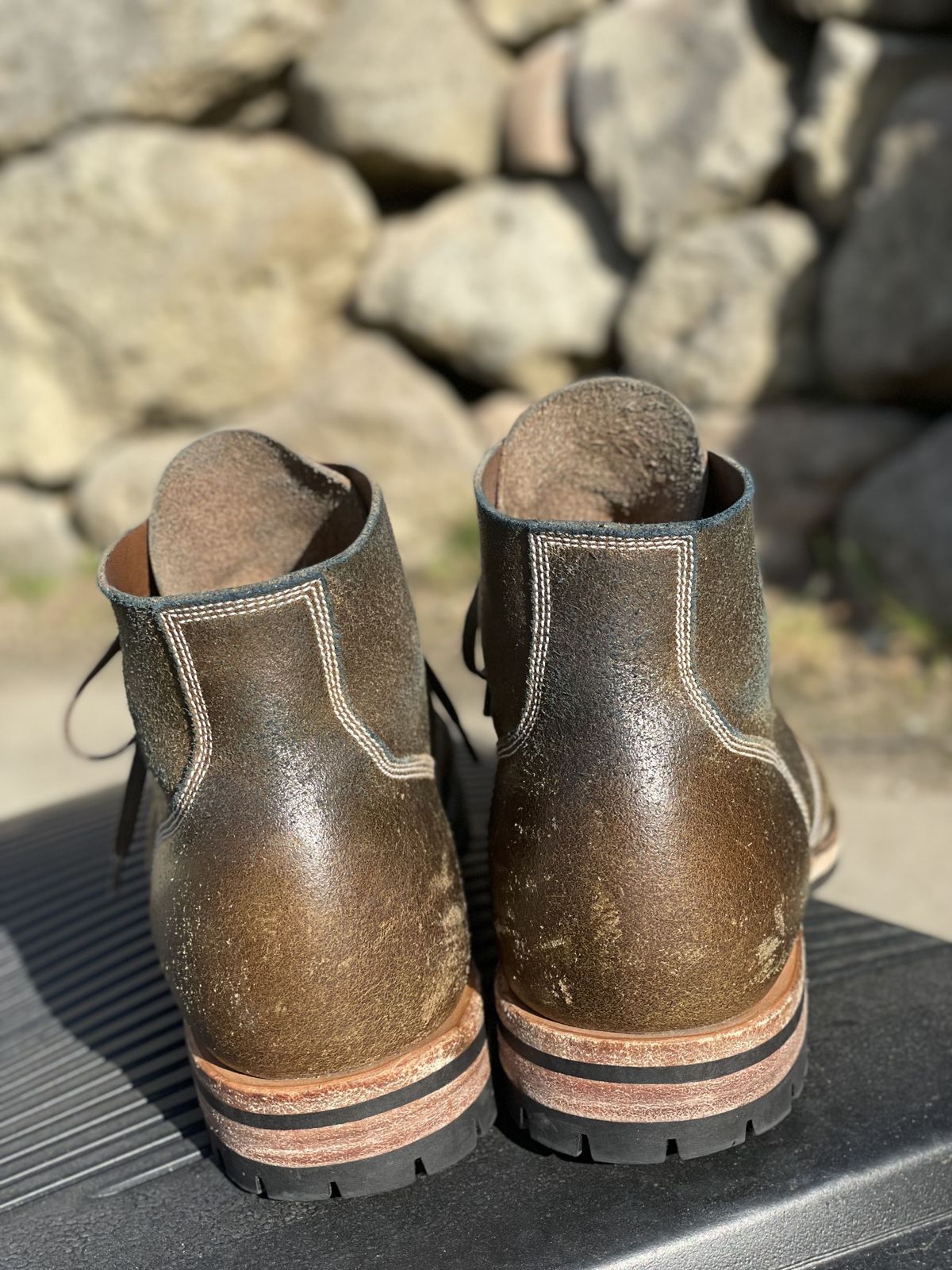 Photo by patinathunderdome on April 2, 2022 of the Viberg Boondocker in Horween Olive Waxed Flesh.