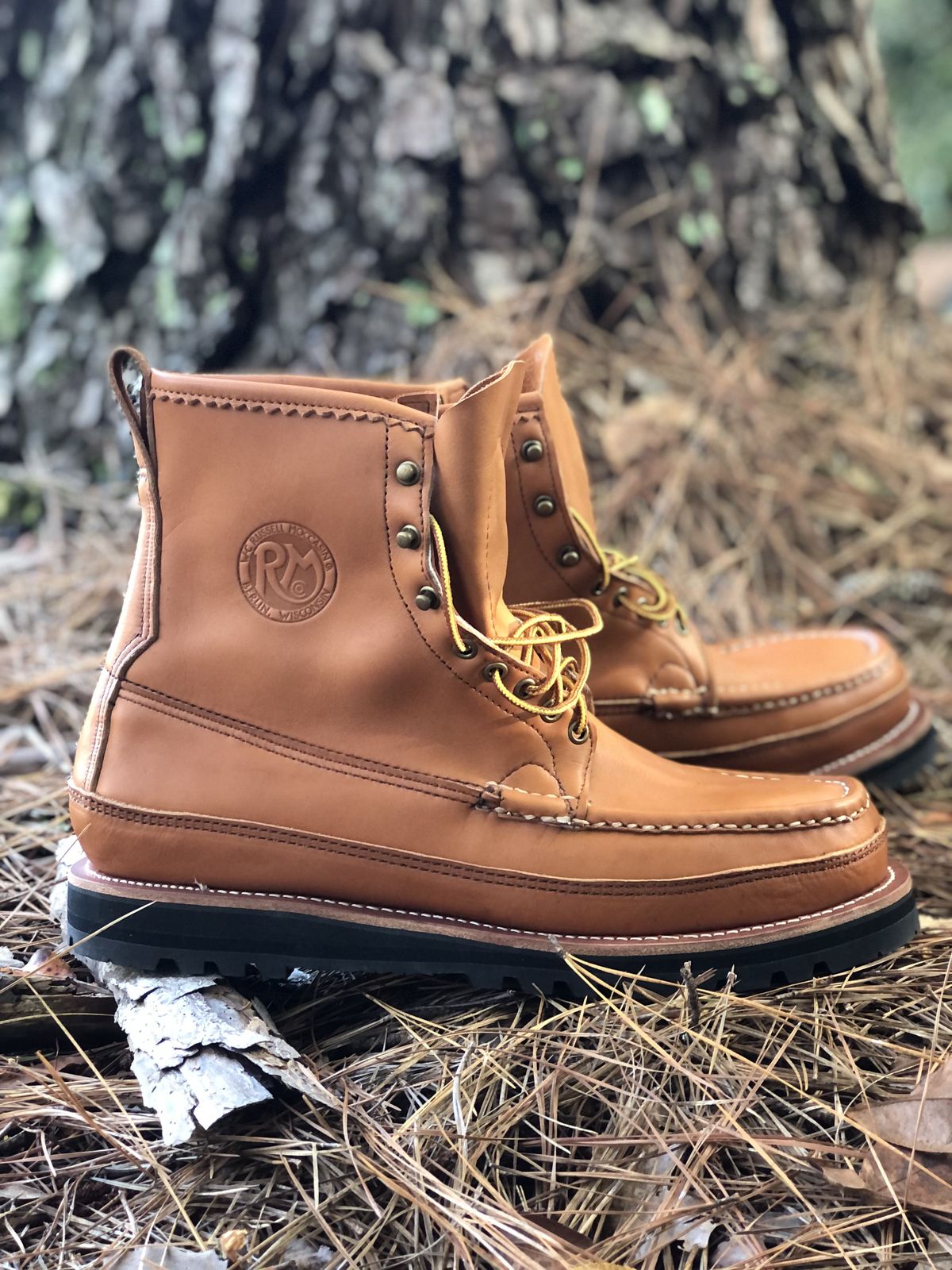Photo by patinathunderdome on September 30, 2021 of the Russell Moccasin Co. Bird Shooter in Tanneries Haas Tan French Veal.