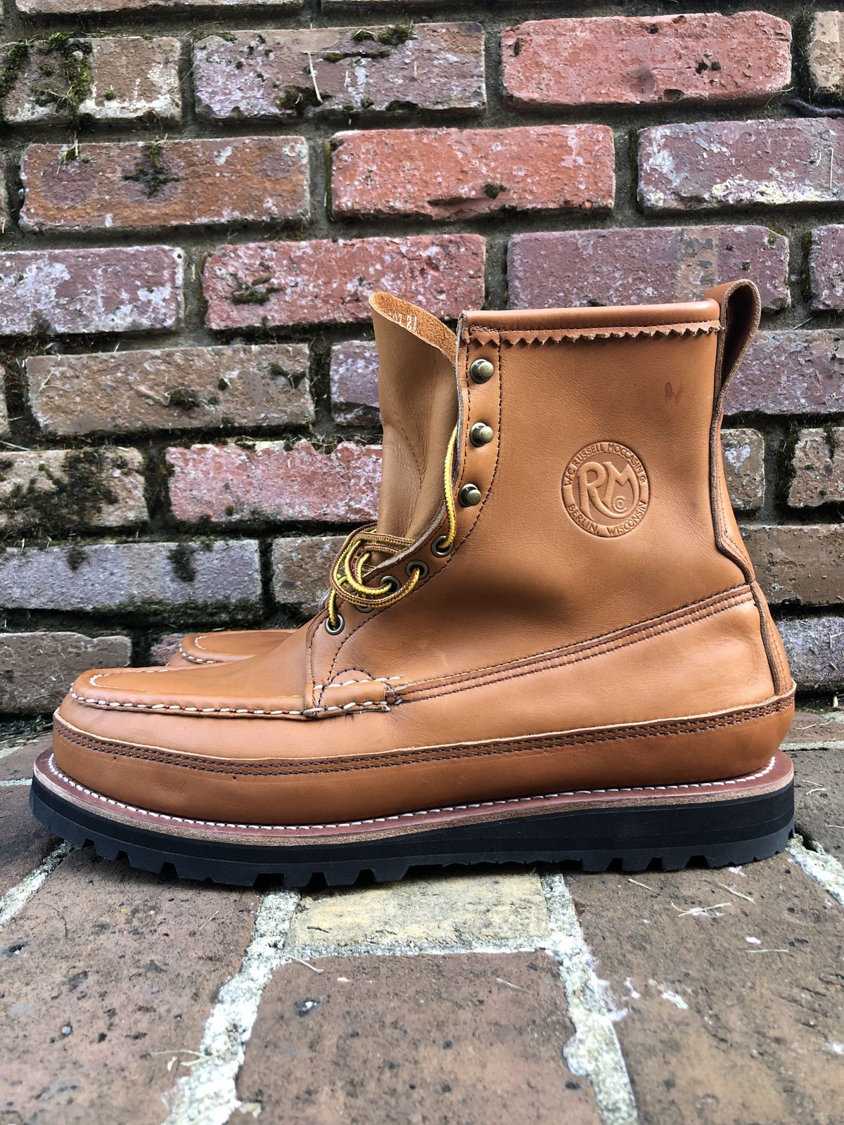 Photo by patinathunderdome on September 30, 2021 of the Russell Moccasin Co. Bird Shooter in Tanneries Haas Tan French Veal.